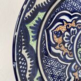 Ceramic dish signed Pascual Zorrilla
