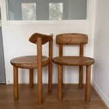 2 chaises en pin massif Daumiller