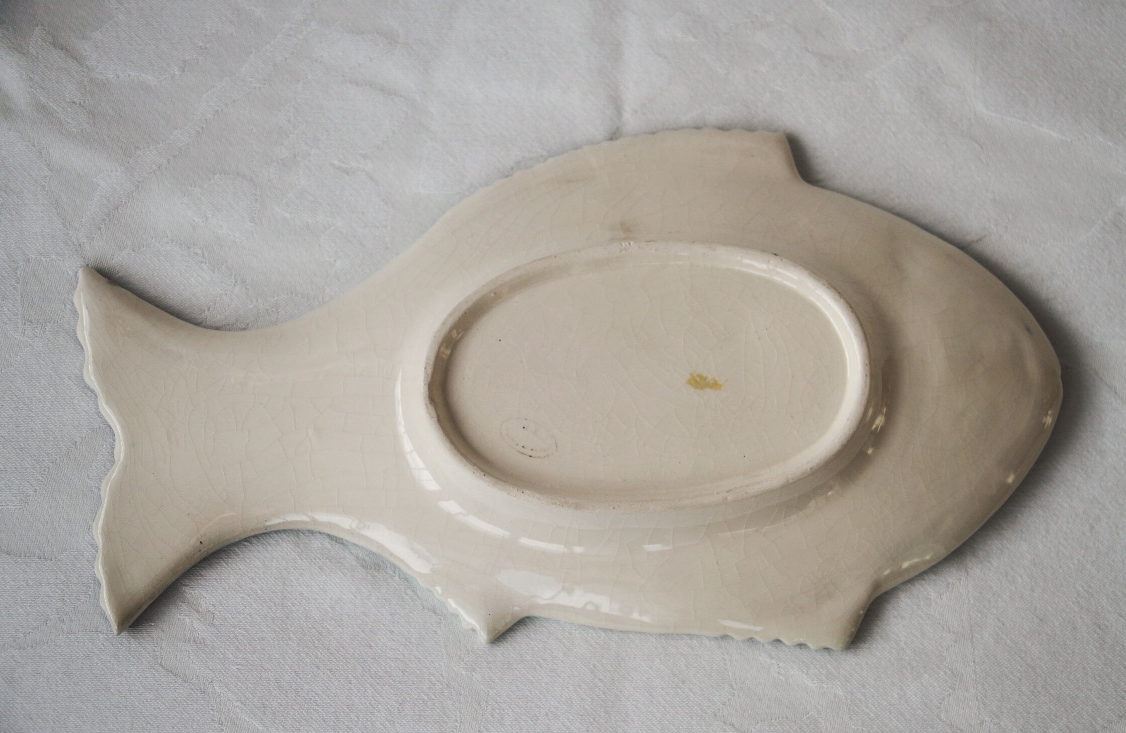 Decorative ceramic fish dish