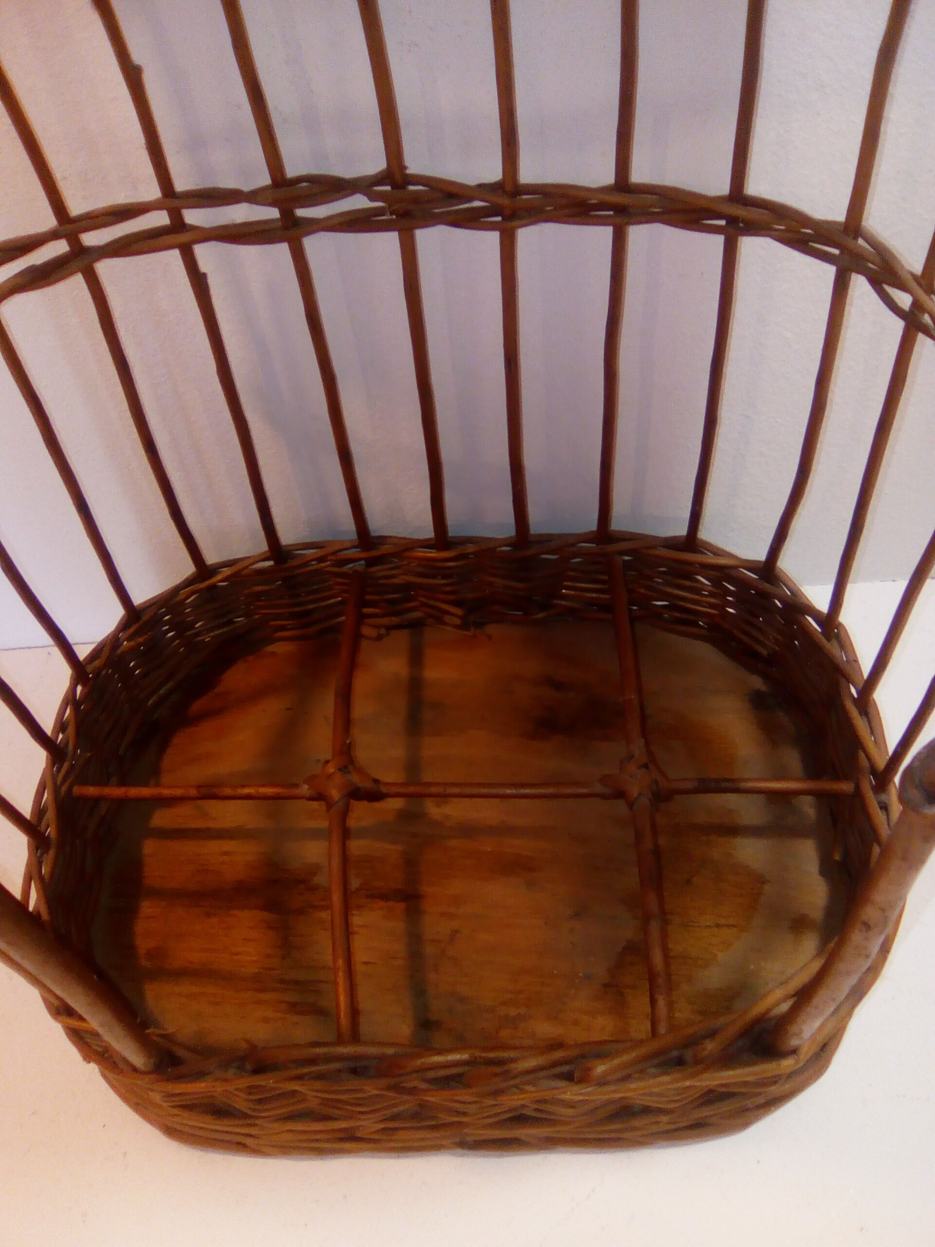 -Bar of rattan and wood-