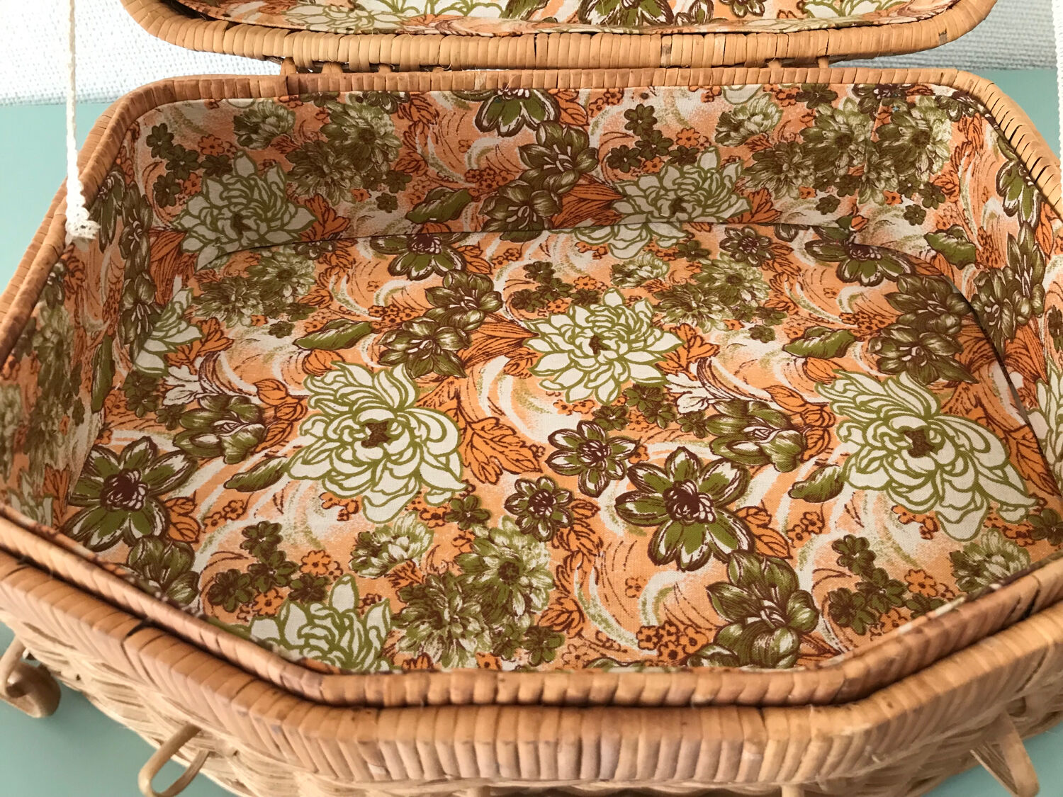 Vintage wicker case