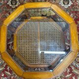 Rounded table in wood and glass
