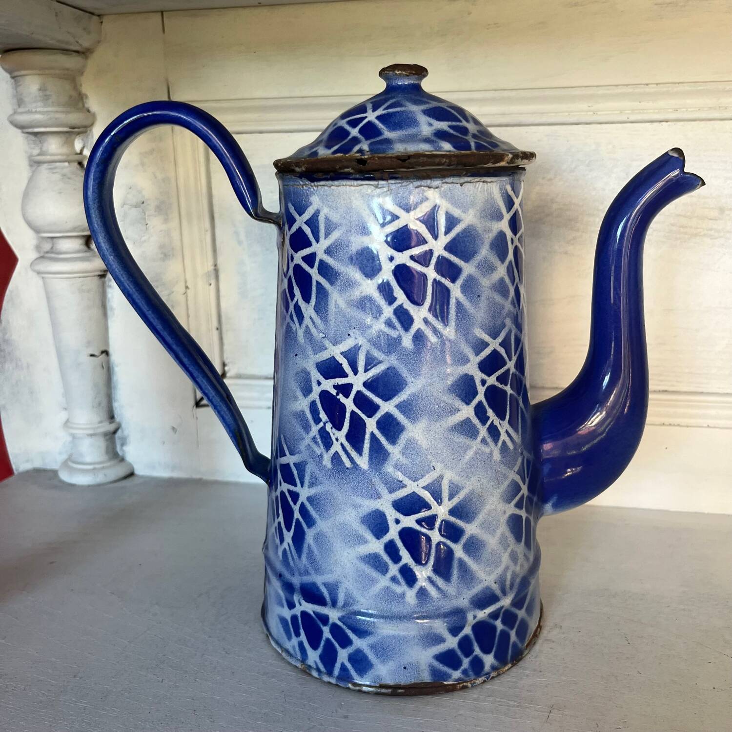 Enameled sheet metal coffee maker