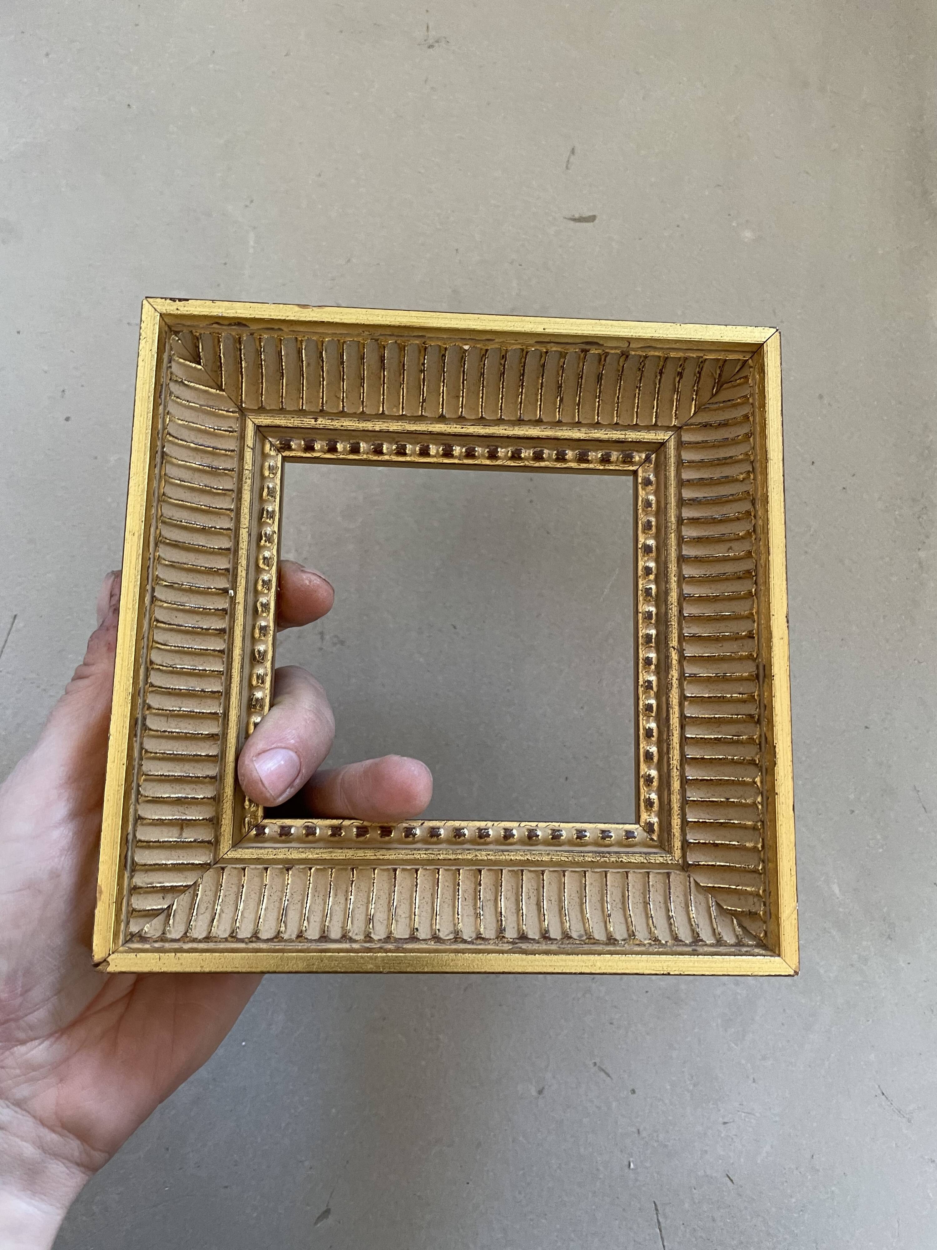 Golden frame 15x15cm