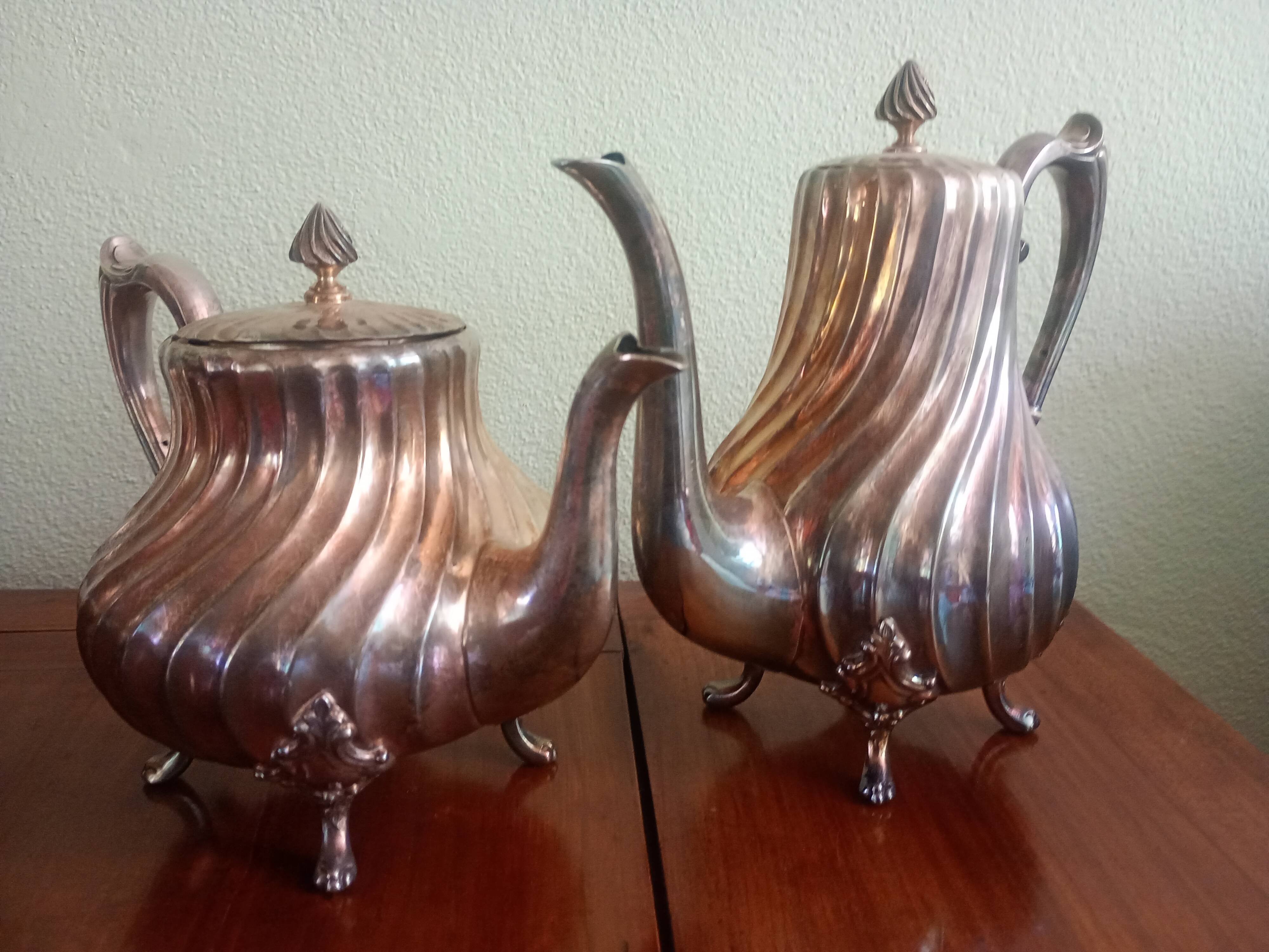 VICTOR SAGLIER - Tea & coffee service - silver-plated wavy Art Nouveau