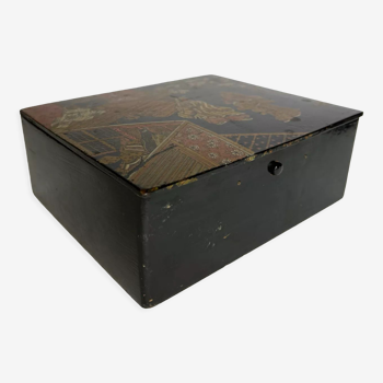 Chinese lacquer jewelry box