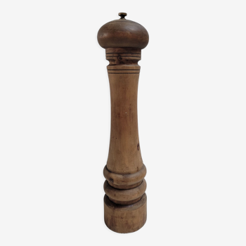 wood pepper mill