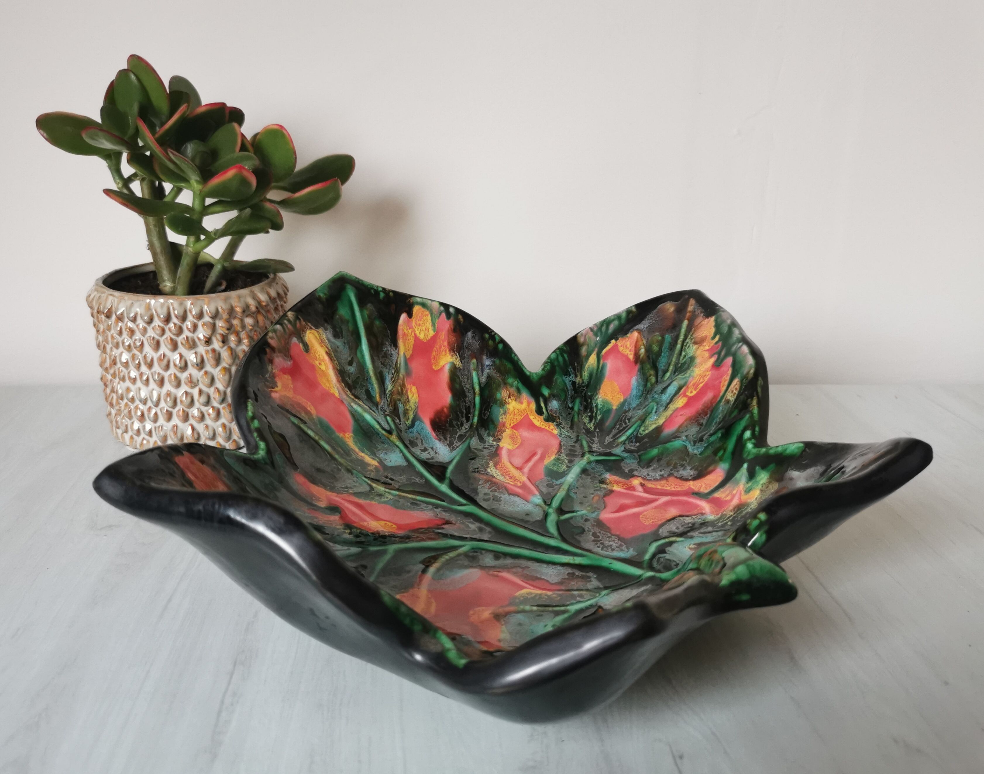 Vintage glazed ceramic trinket bowl