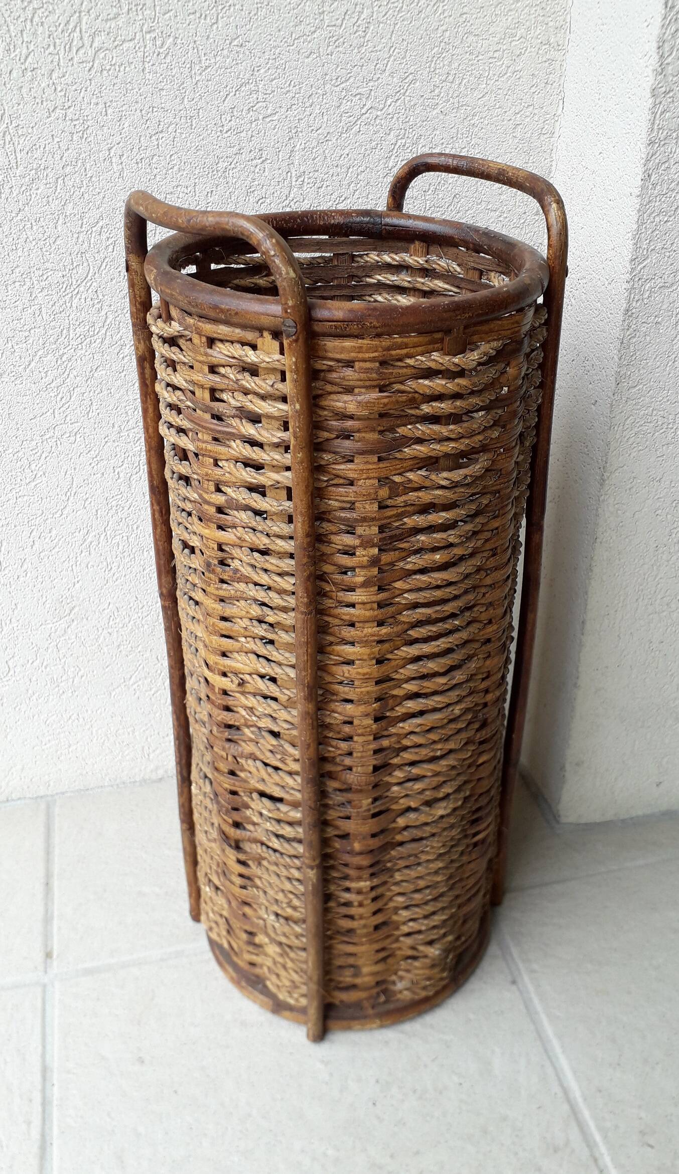 Rattan umbrella stand