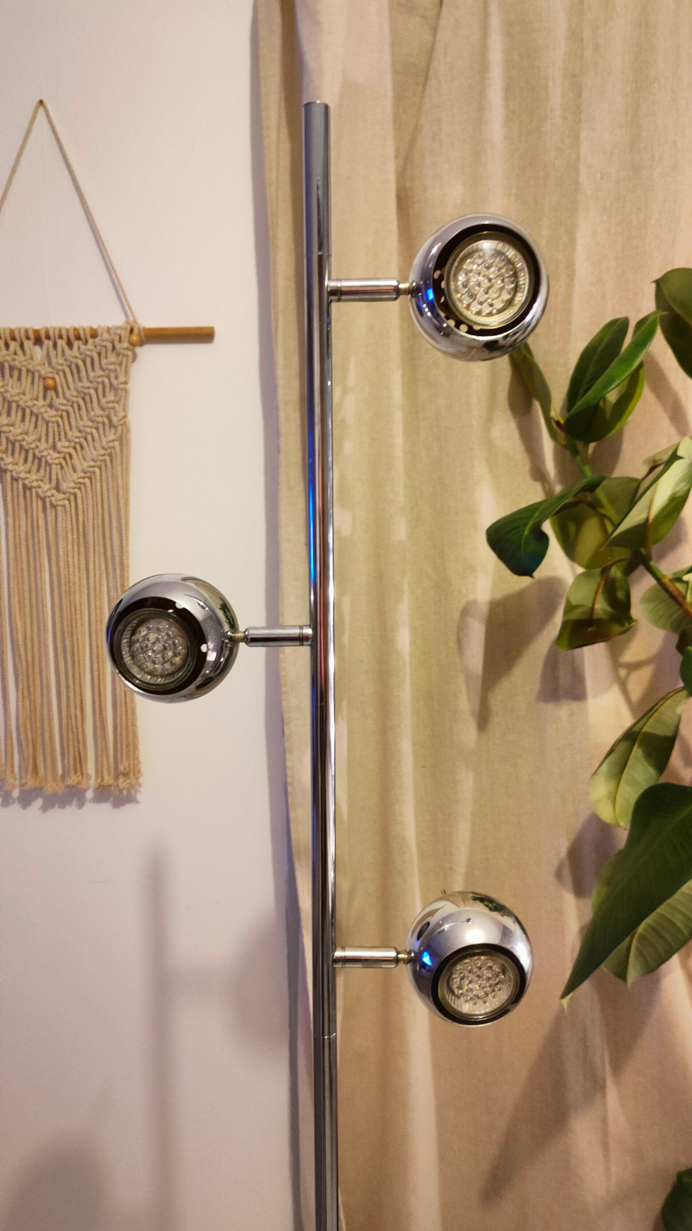 Smooth floor lamp eyes ball 1980
