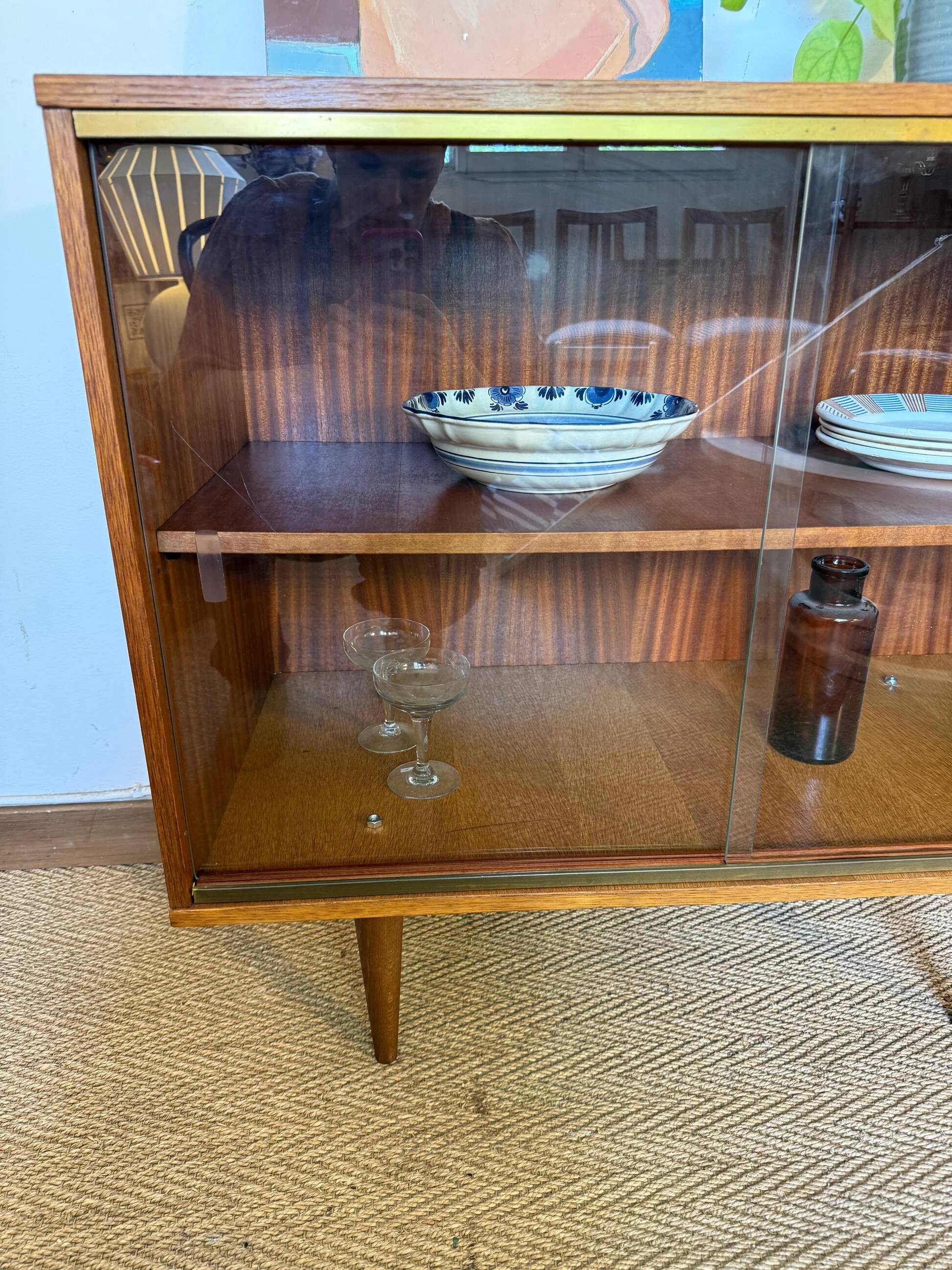 Enfilade vitrée vintage en placage de teck