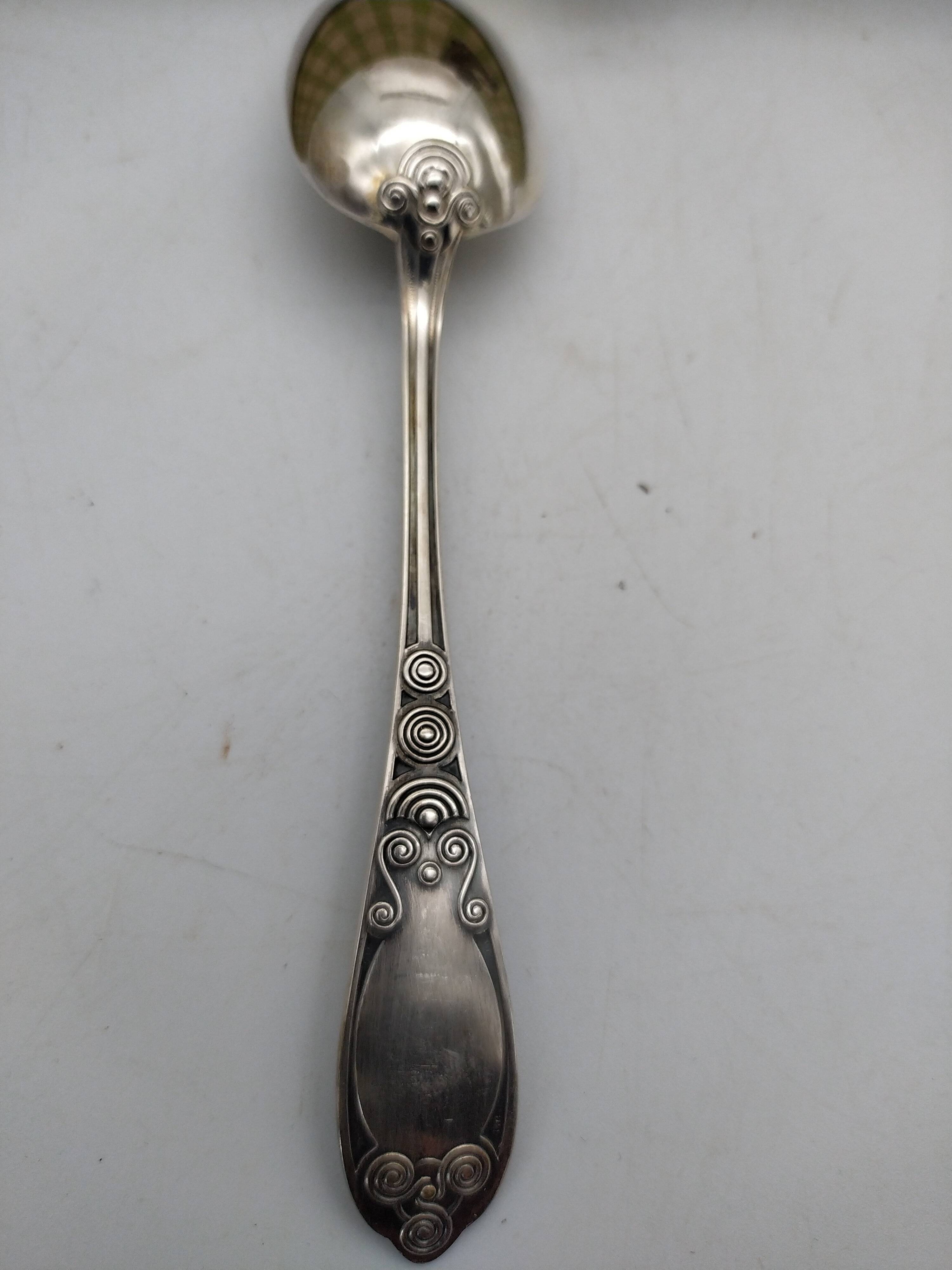 Bigouden decor cutlery set. 38 pieces. Silver-plated metal.