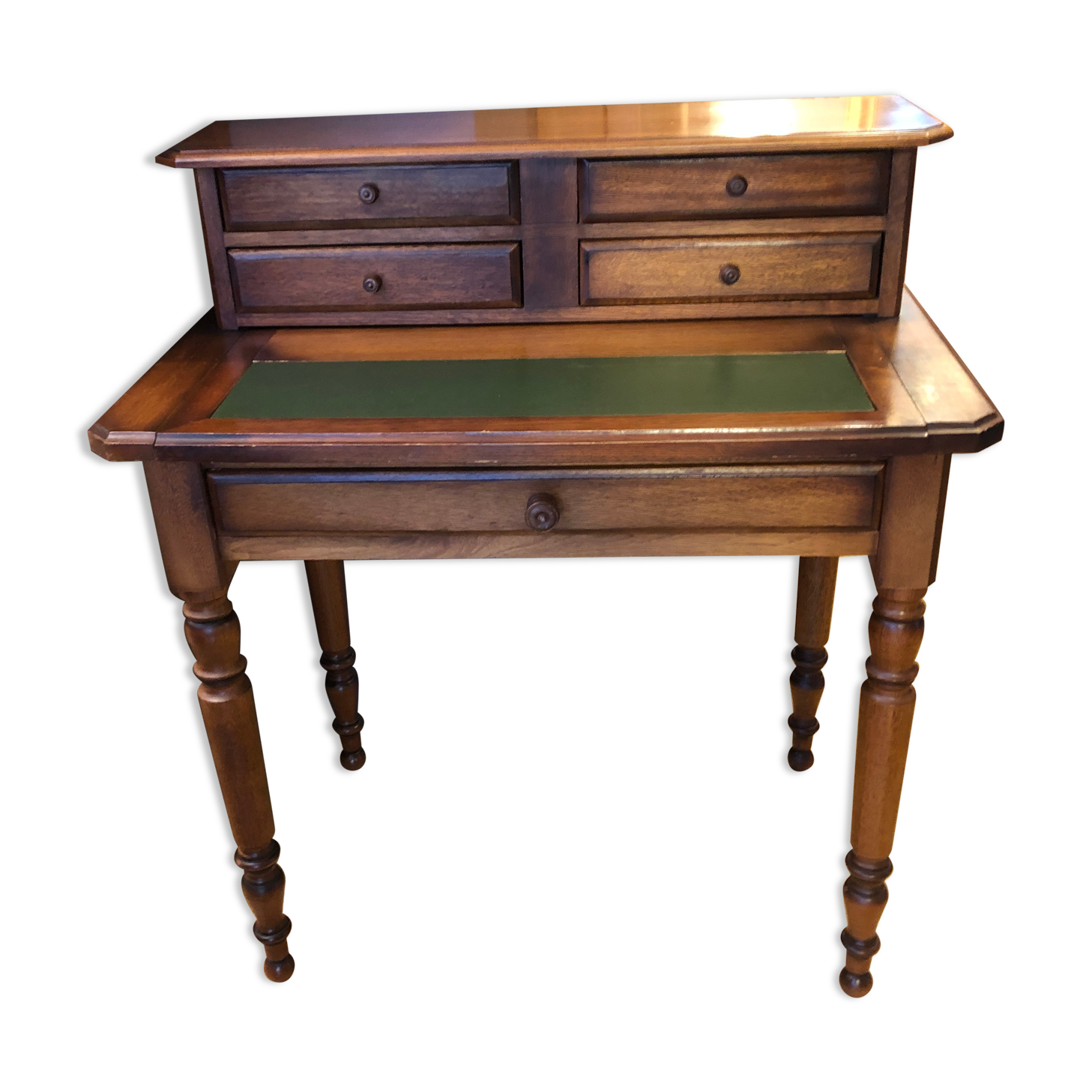 Louis Philippe office with financial