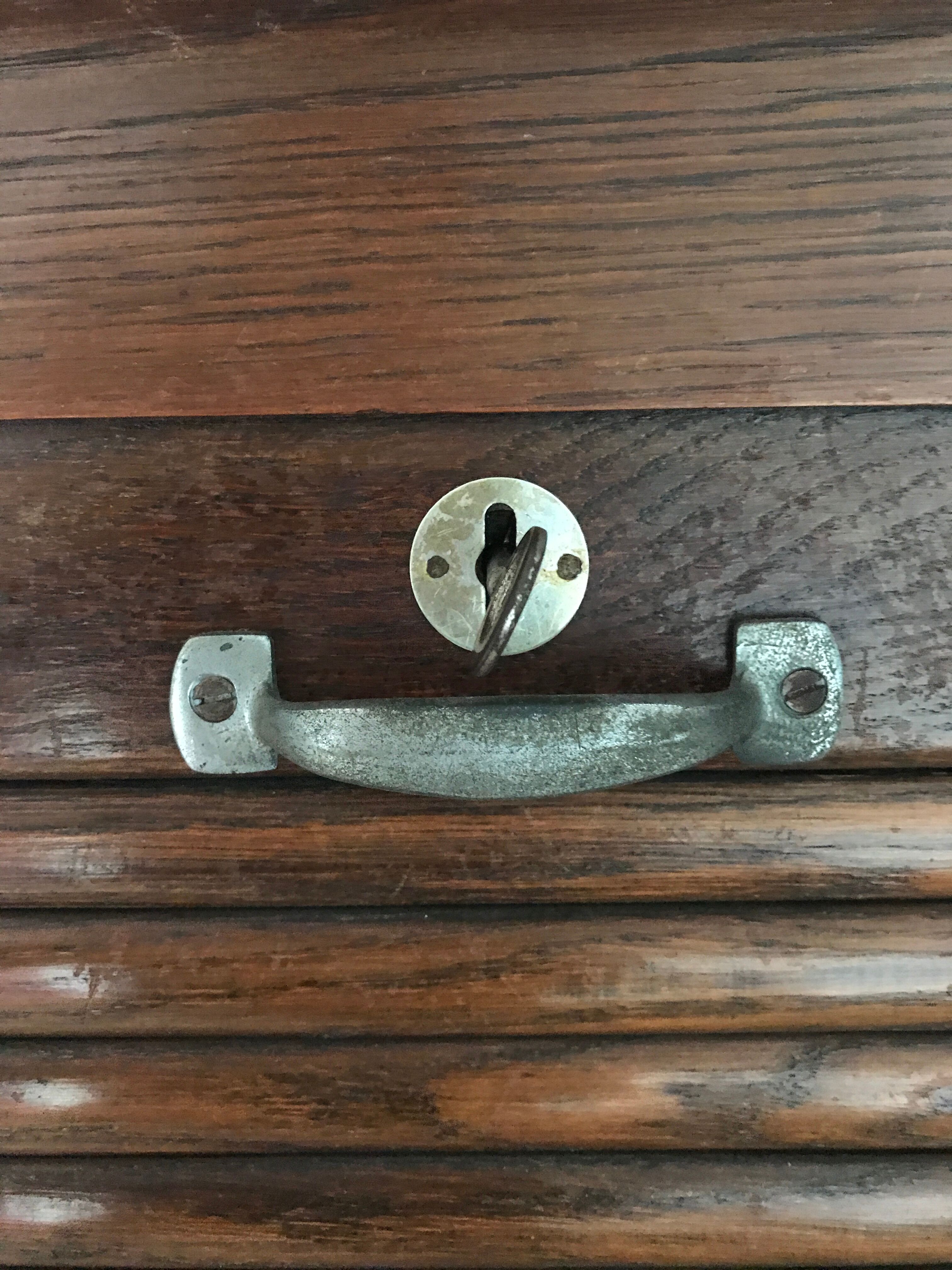 Double curtain Cabinet