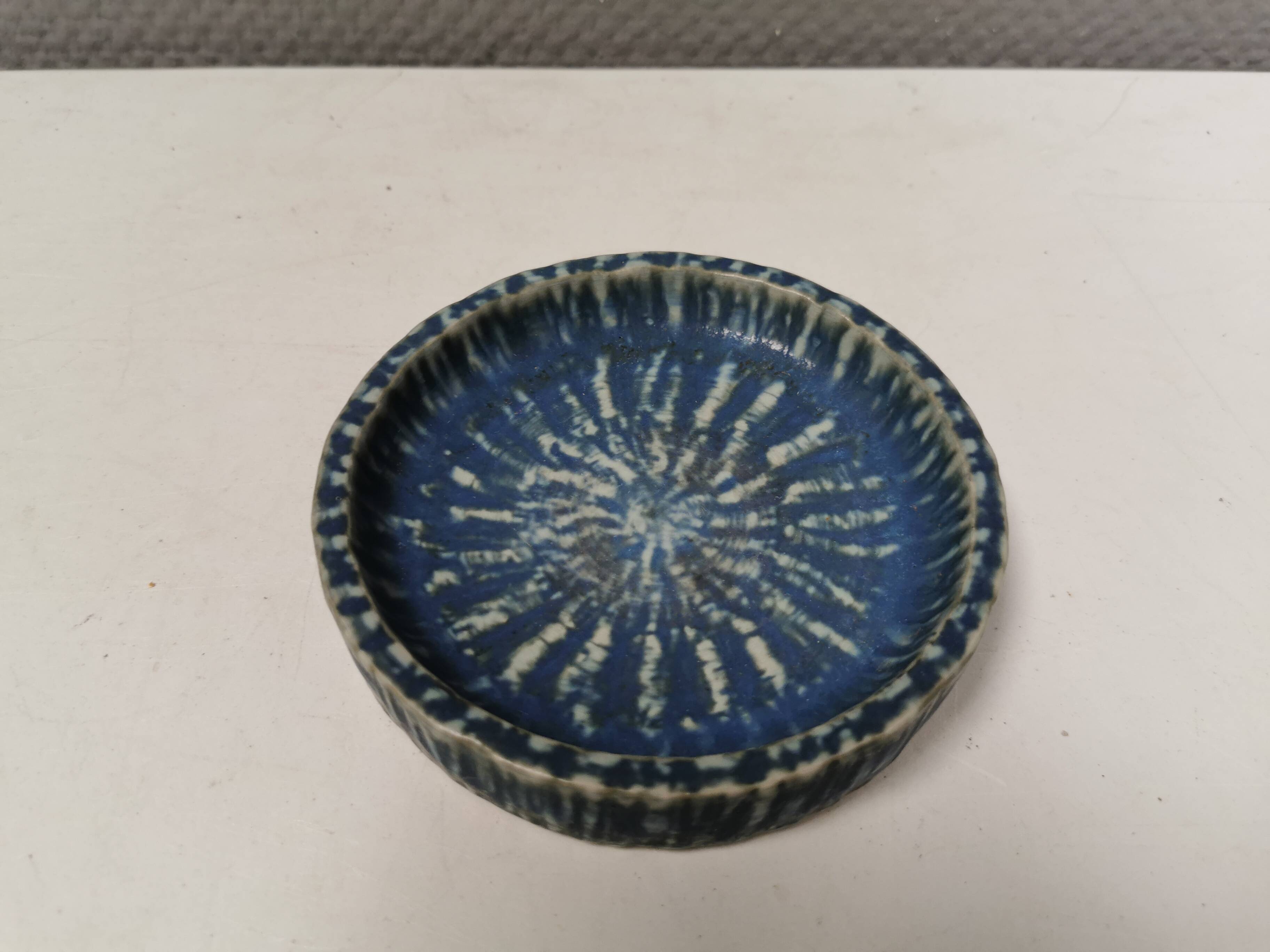 Ashtray in blue hares fur glaze from Rörstrand Sweden, by Gunnar Nylund