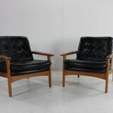 Ensemble de deux fauteuils au design scandinave avec coussins en cuir noir