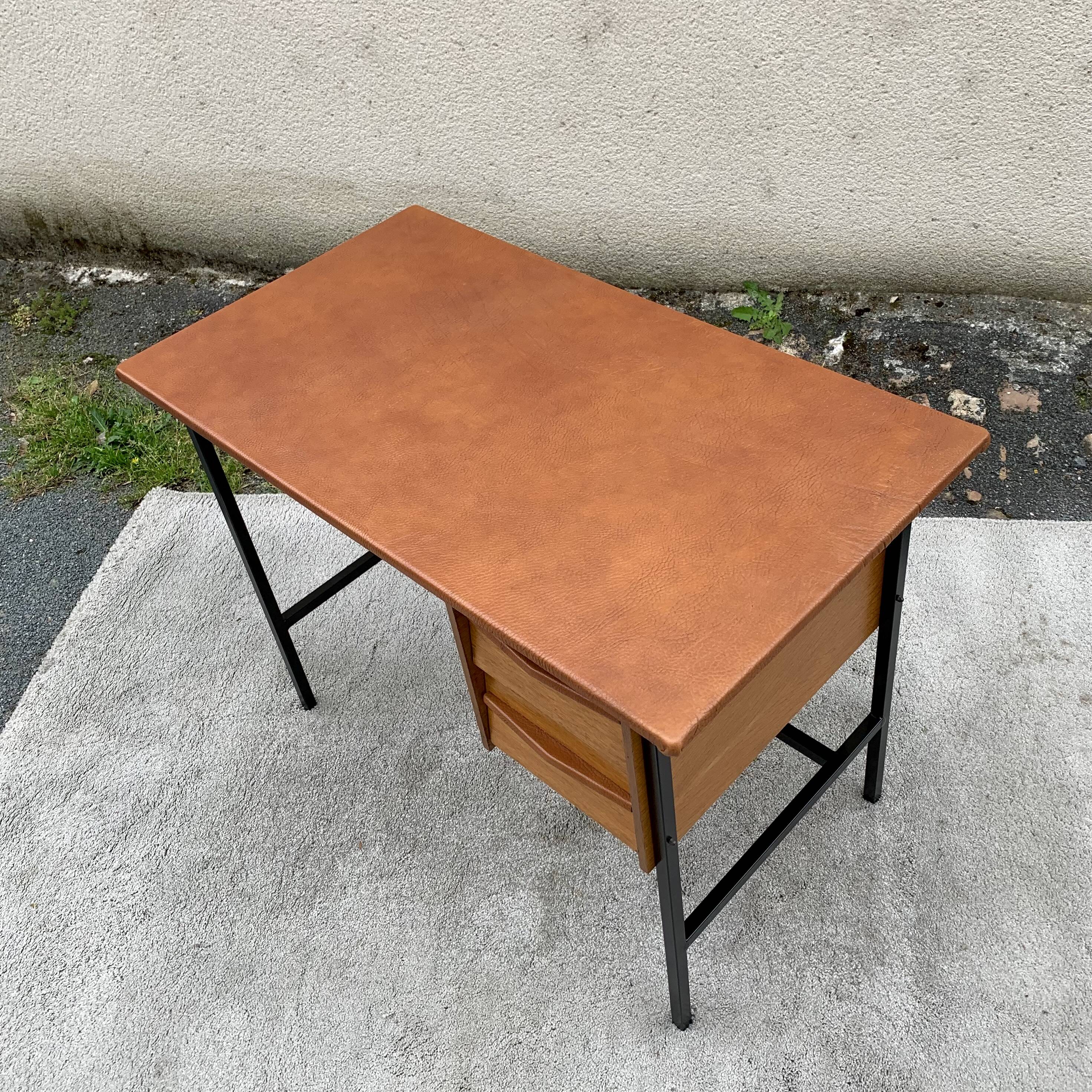 Desk with 2 drawers, leather top, Havana, 1950.