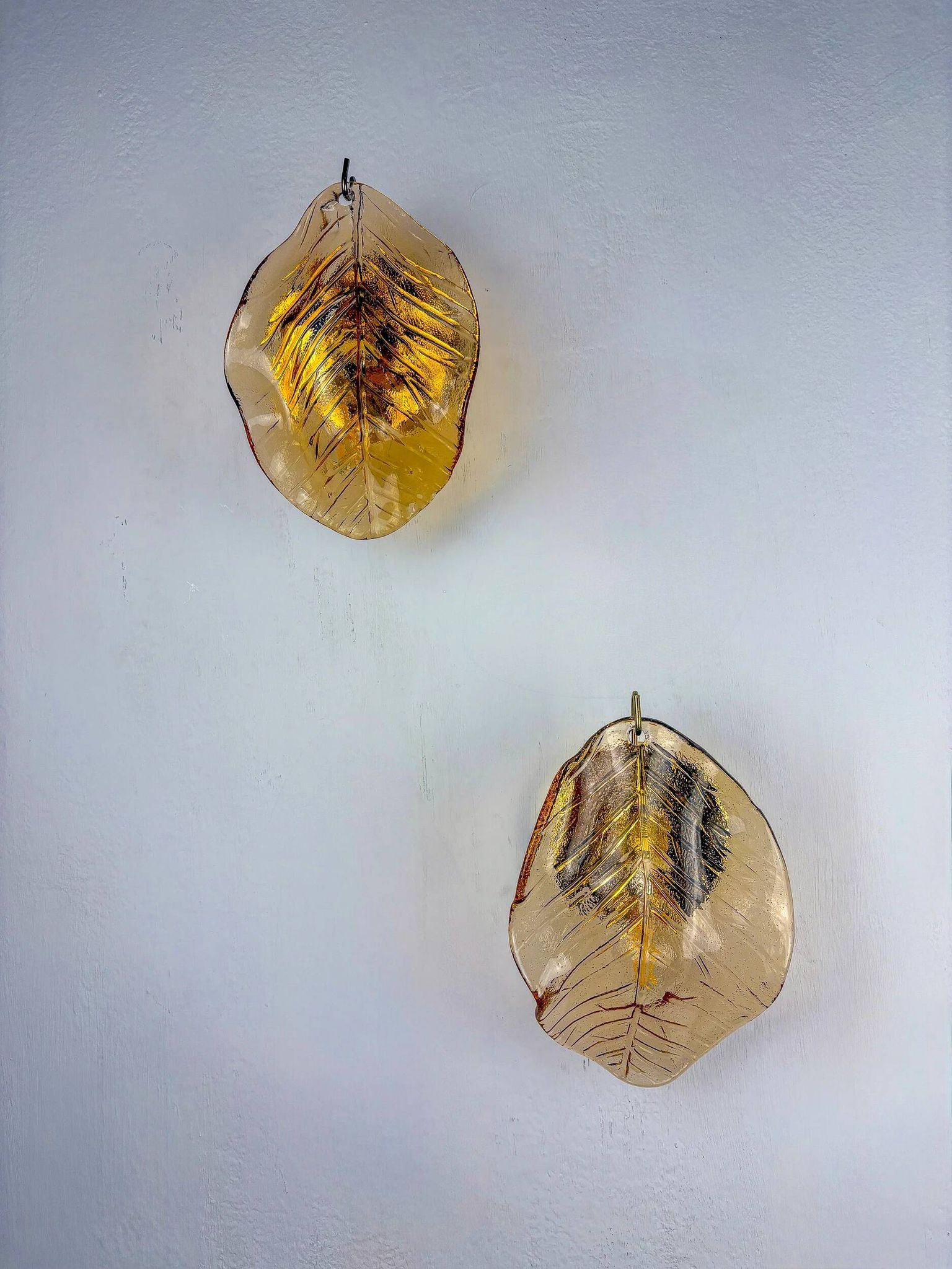Pair of "Leaf" Murano pink glass wall sconces, Italy, 1970s