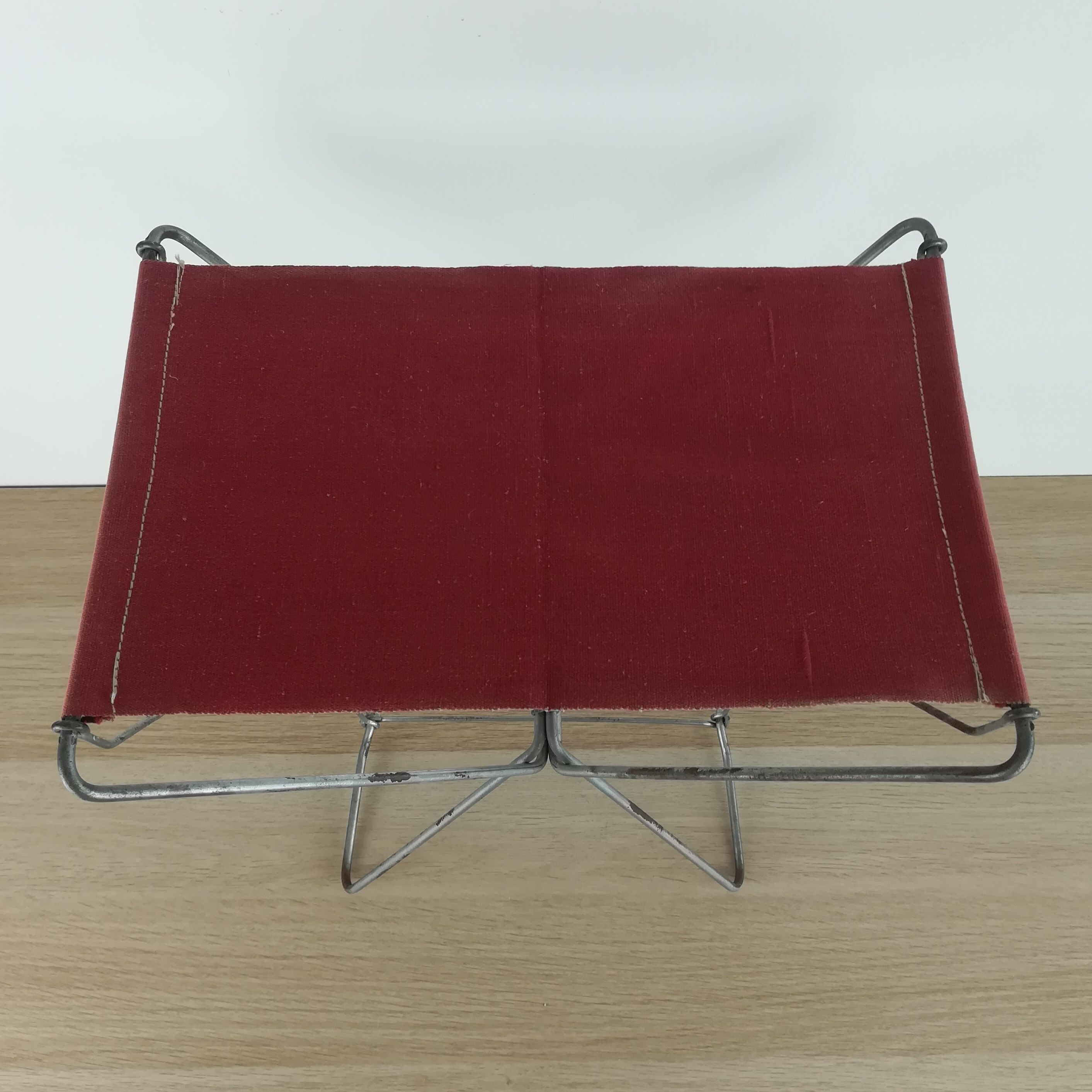 Folding camping seat