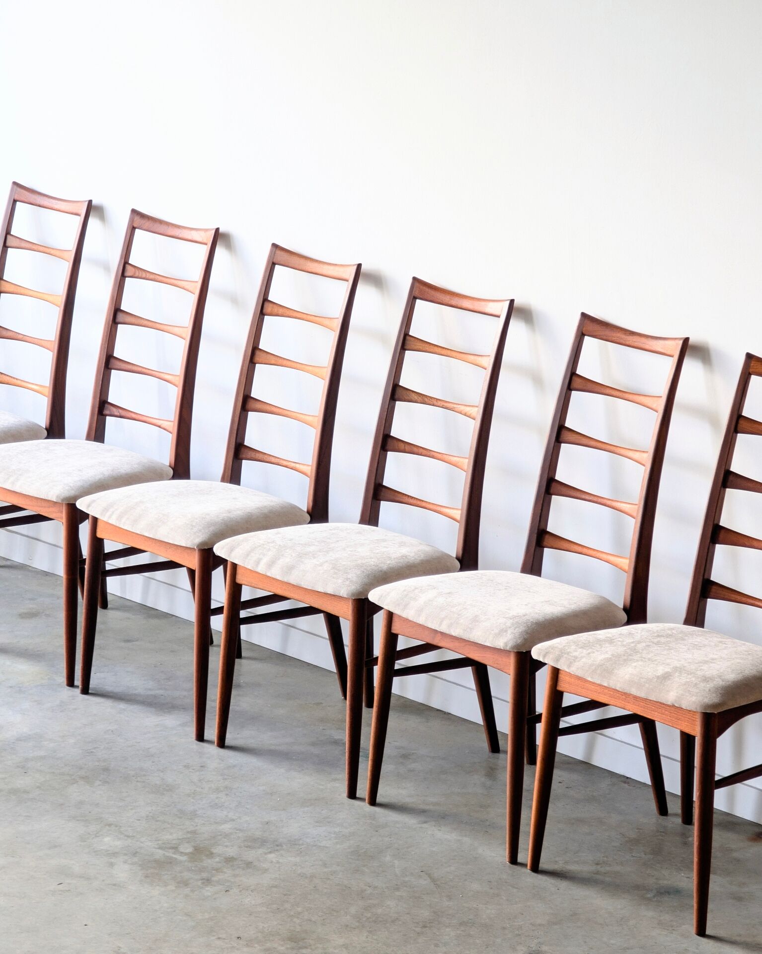 8 chaises vintage danoises teck modèle Lis, Niels Koefoed, 1960 1970