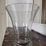 Vase en verre ciselé transparent