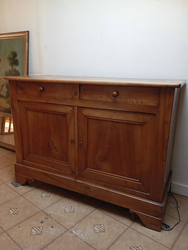 Elegant rectangular low sideboard