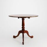 Table ronde à plateau basculant anglaise du XXe siècle en bois de cerisier, Royaume-Uni