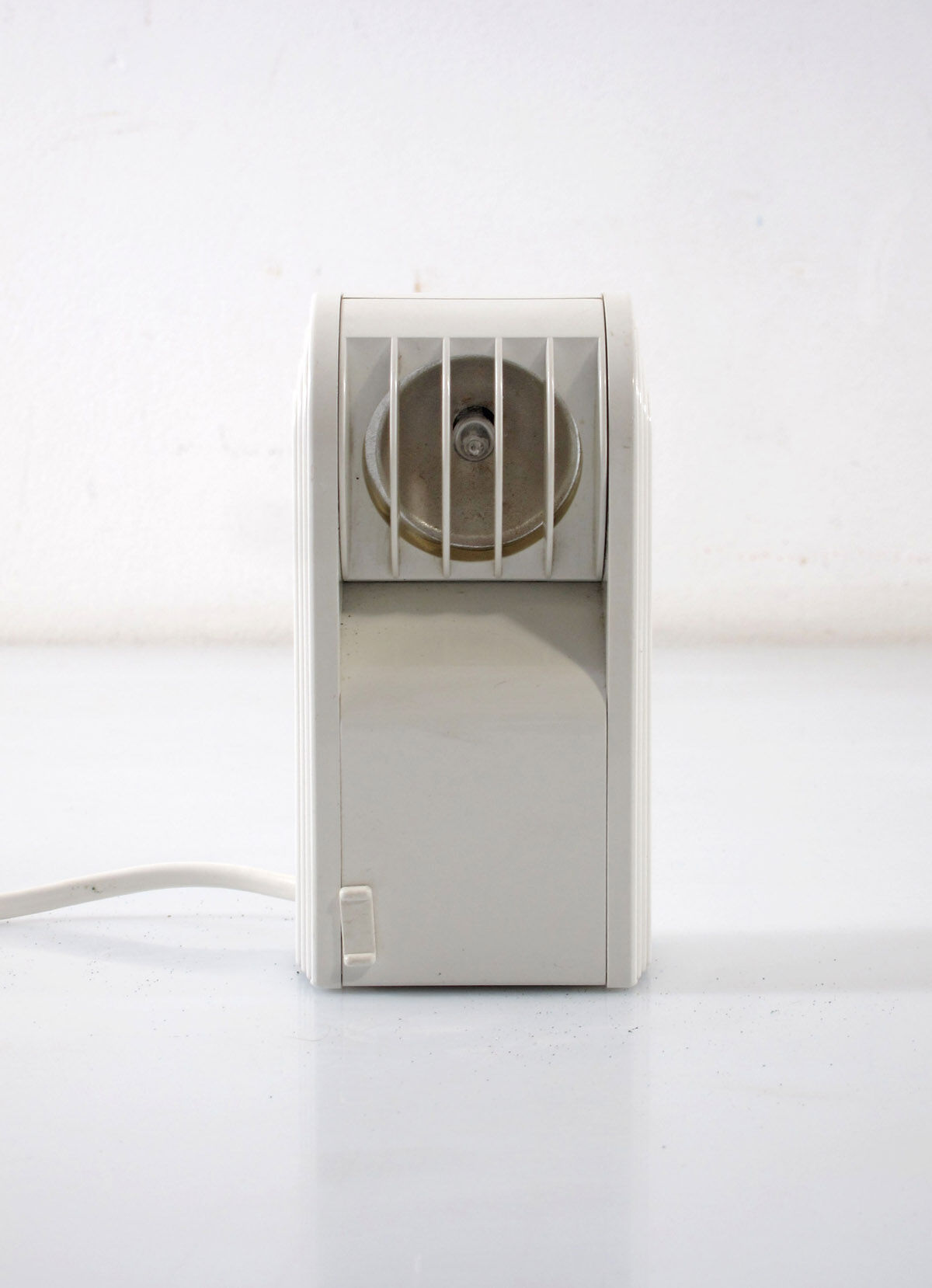 Lumiance 80s vintage white minimal table lamp by Chris Hiemstra