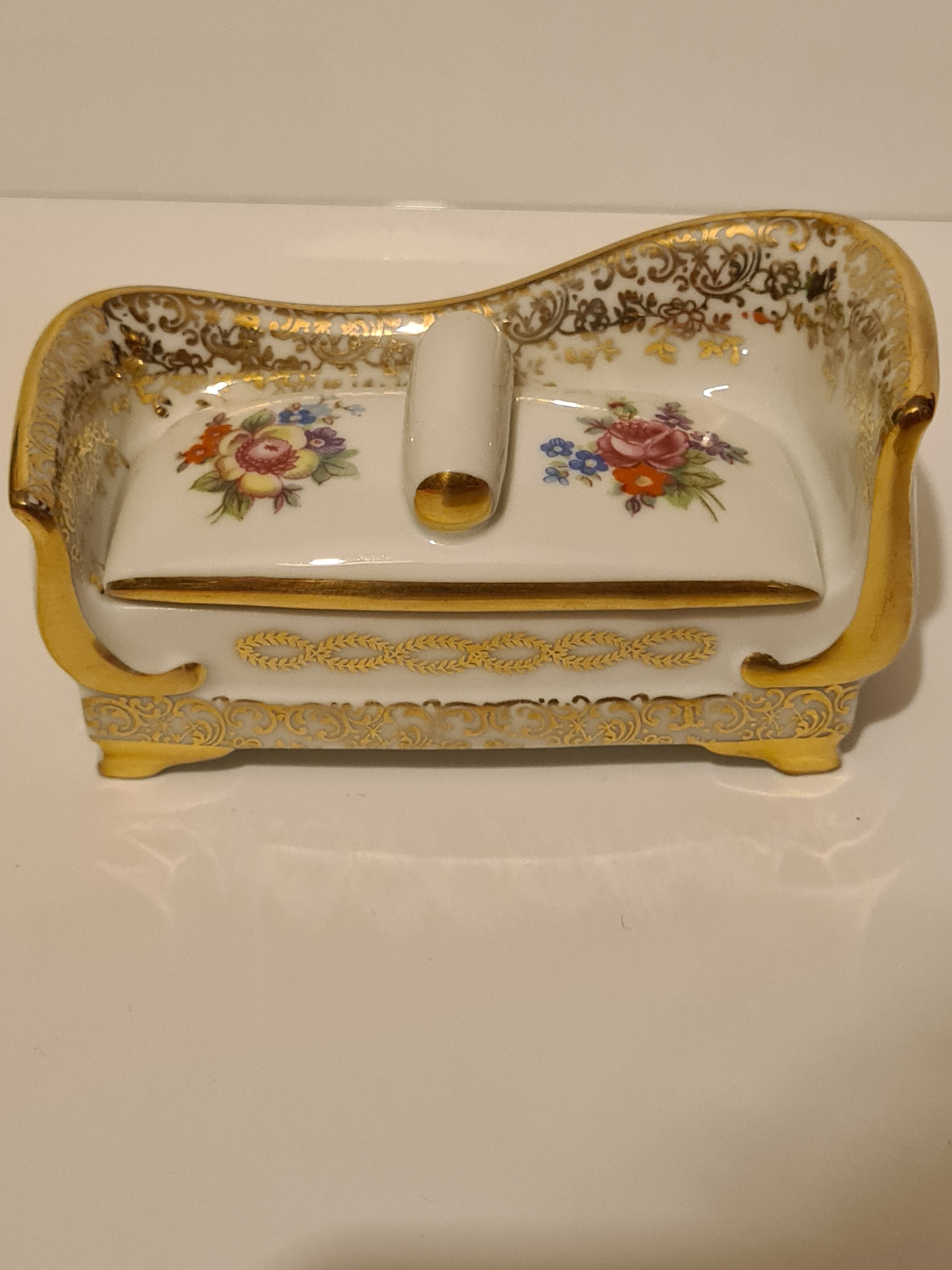 Boîte porcelaine de limoges s a décor floral