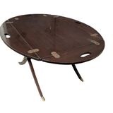 Folding tray/table