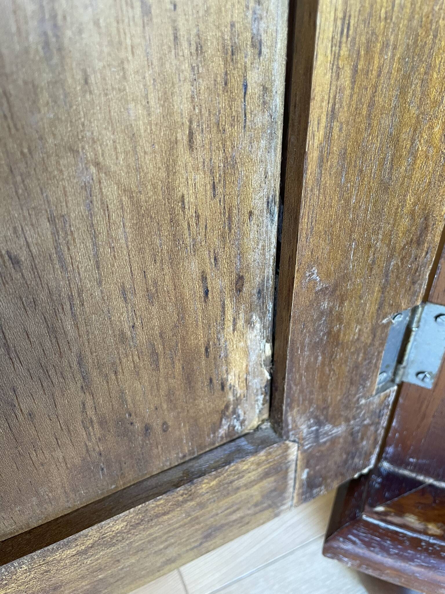 Beautiful antique solid wood wardrobe, country chic / Provençal, carved.