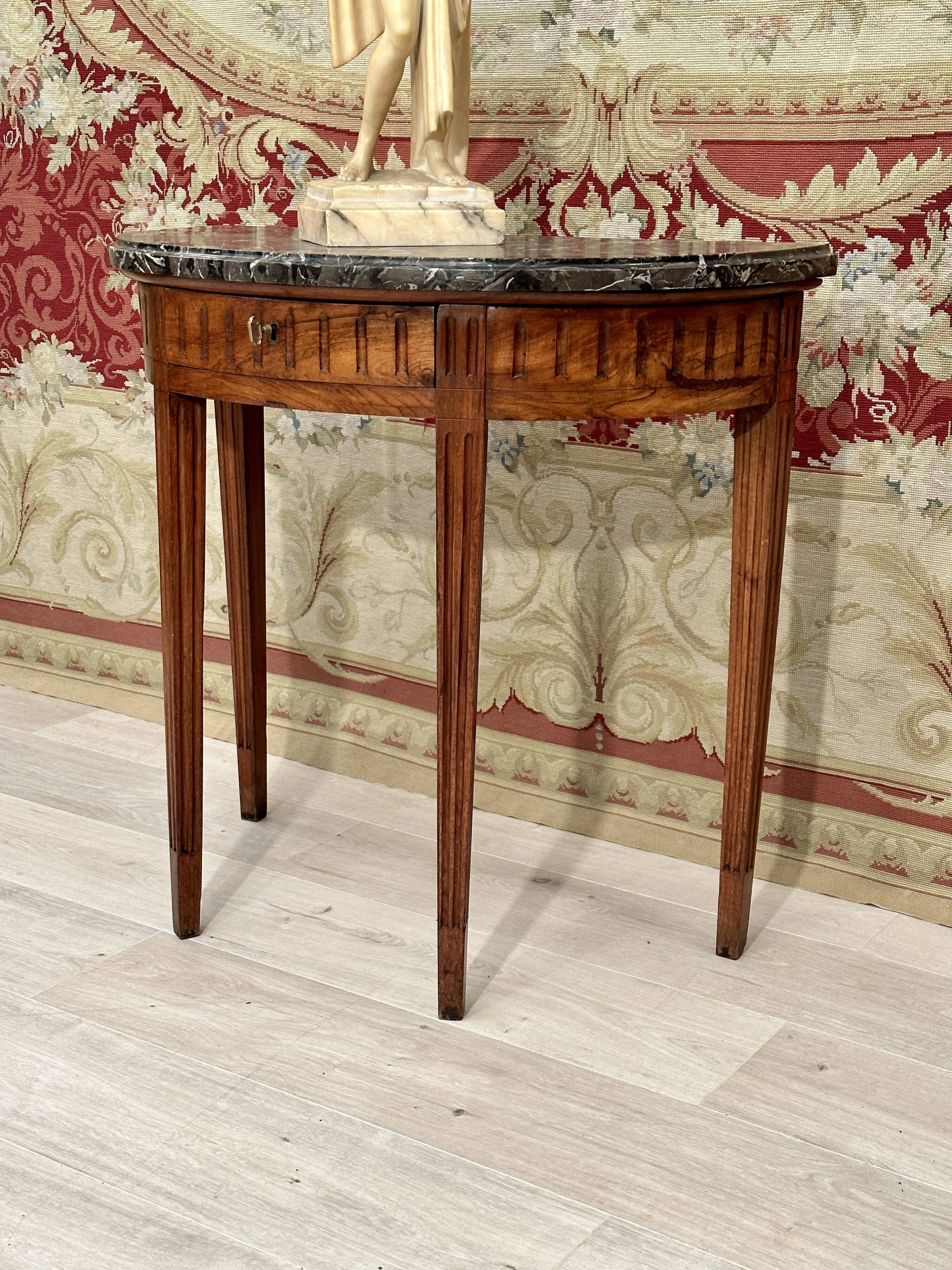 Half-moon console in walnut period Louis XVI around 1770