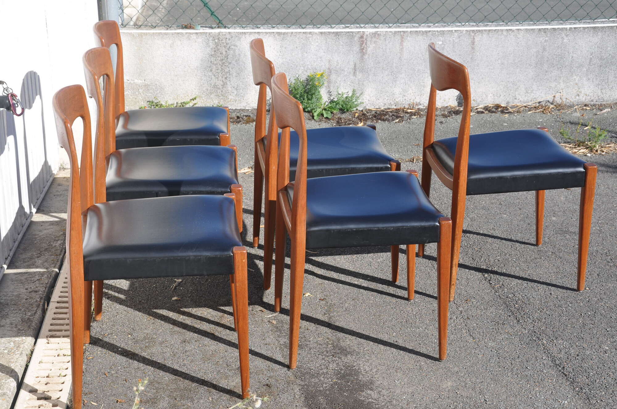 Lot of 6 scandinavian chairs in teak and skai 60