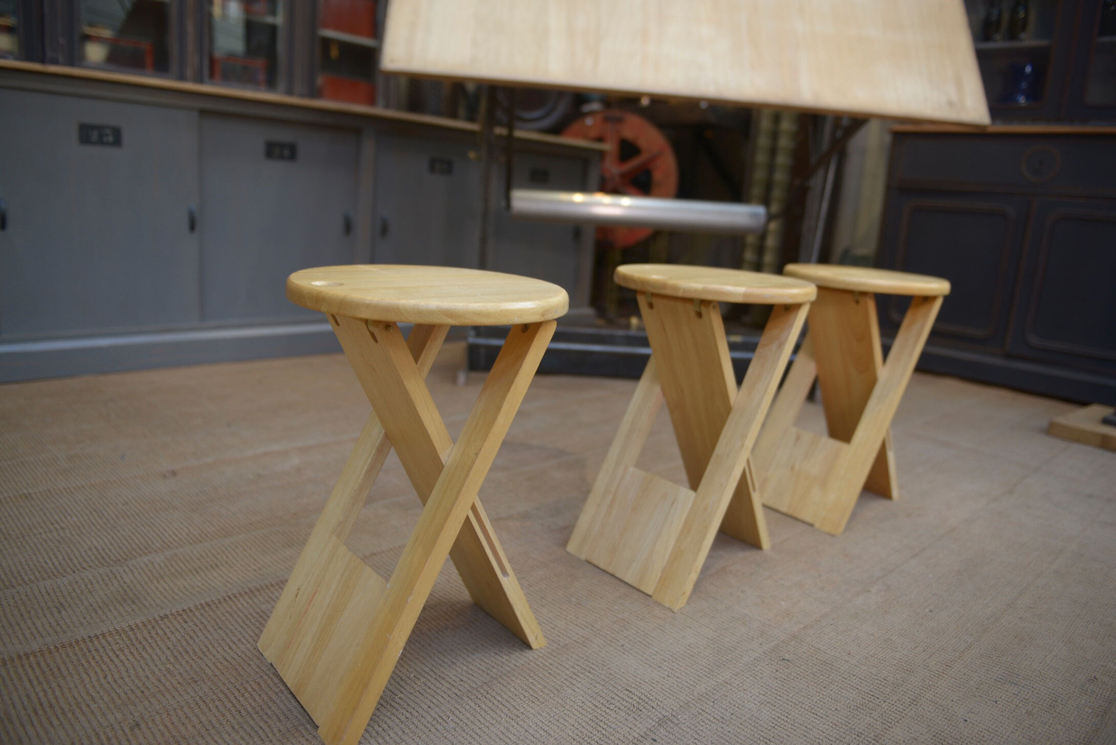 4 tabourets design pliants Adrian Reed, modèle Suzy