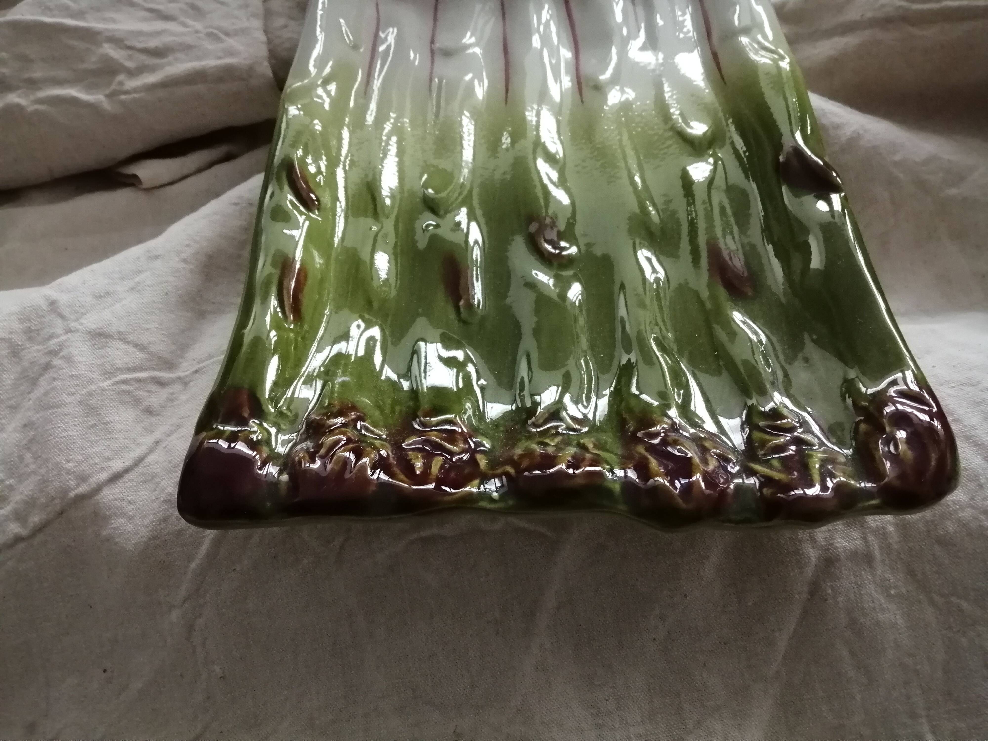 Asparagus barbotine dish