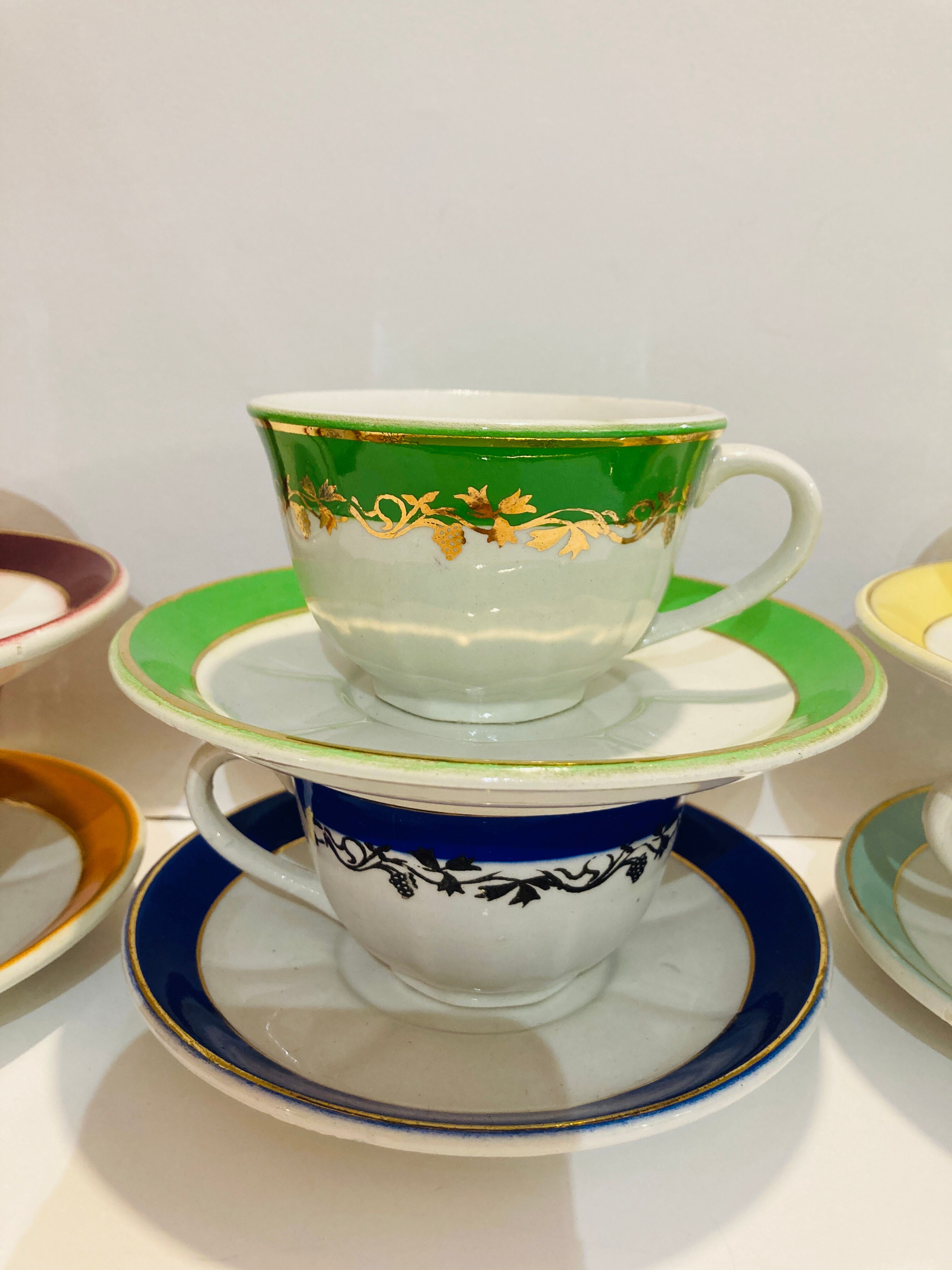 Set of 6 multicolor cups from the 50