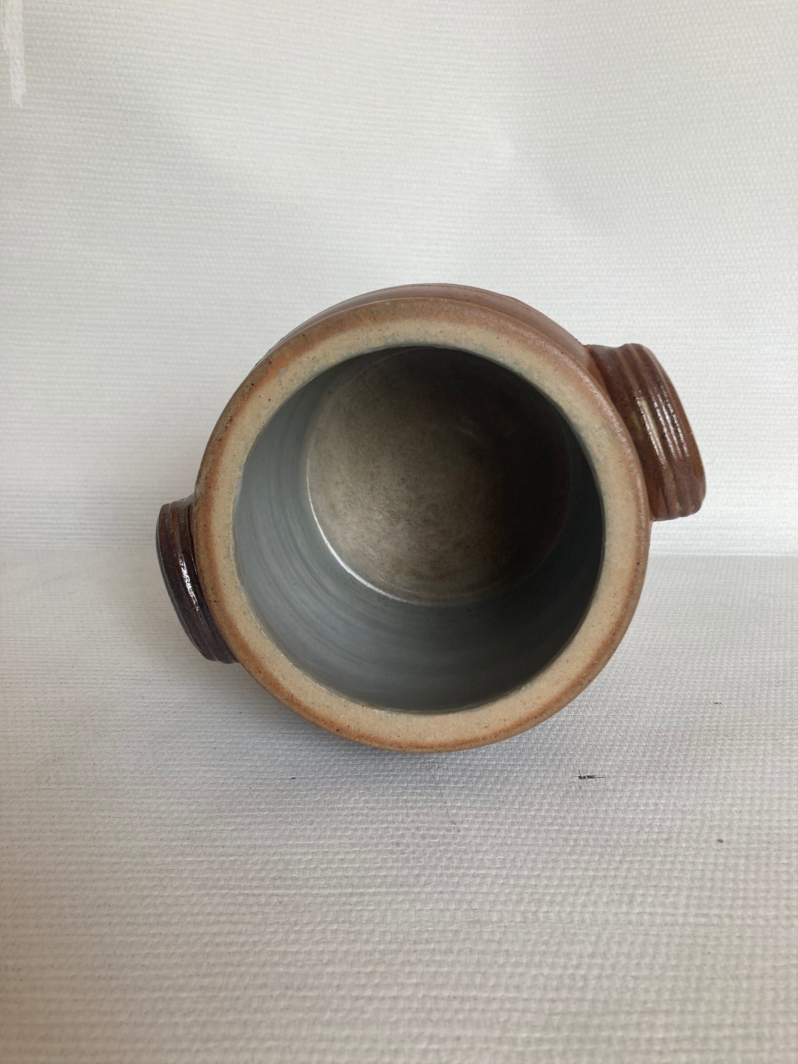 Glazed stoneware pot