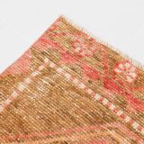 Tapis Couloir Vintage Turc, Rouge Corail, Brun Camel & Beige Géométrique