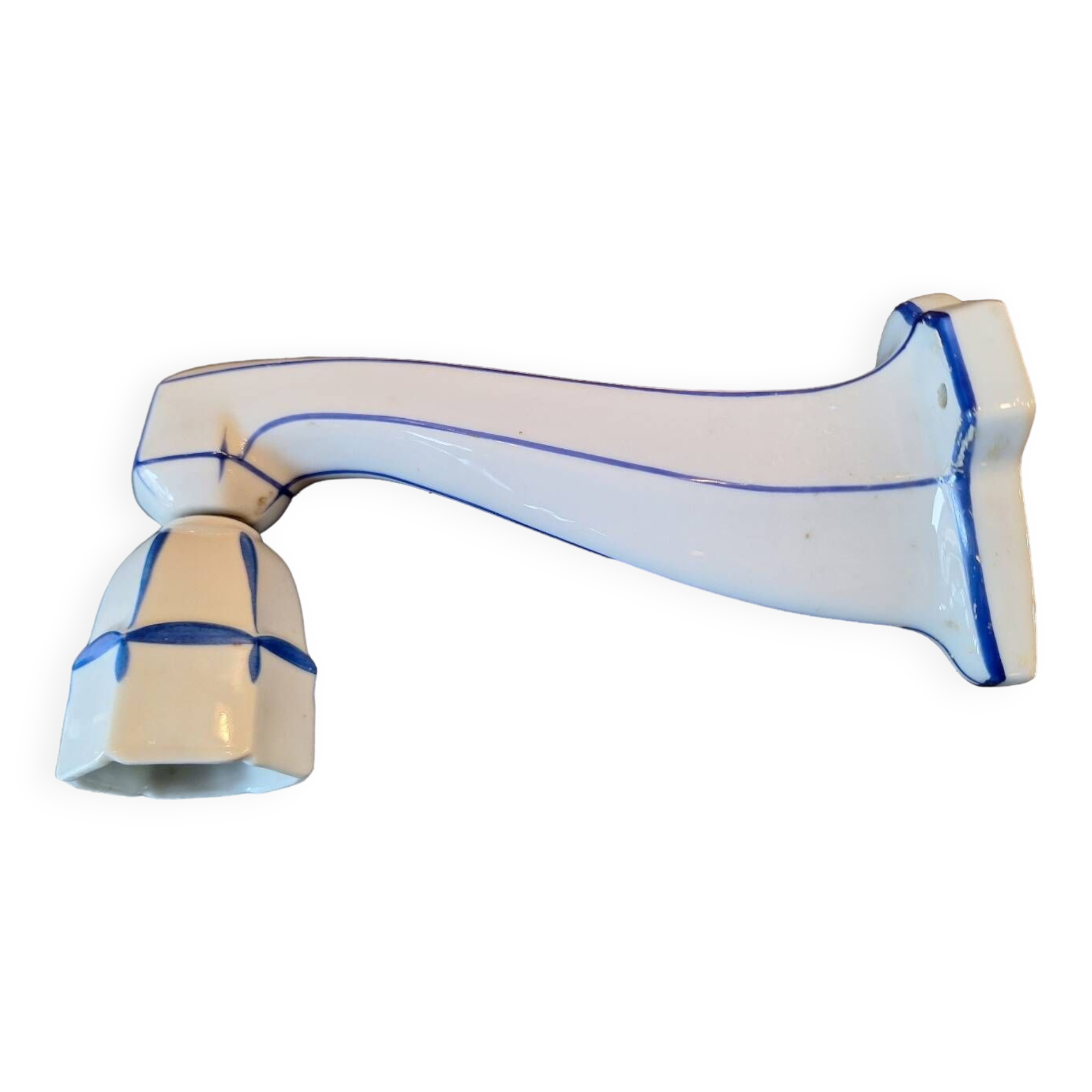 Porcelain wall light with blue decor