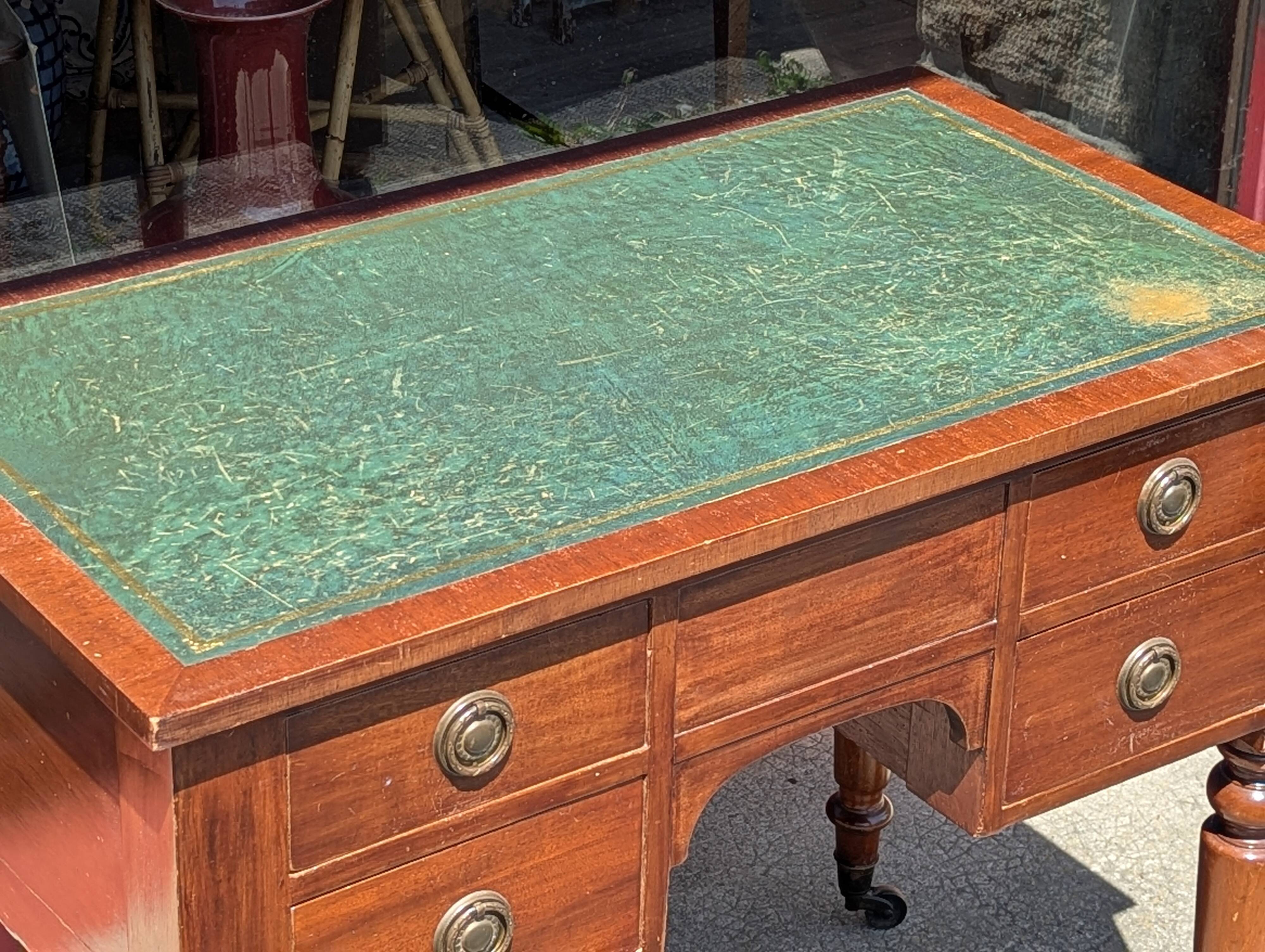 Small English mahogany desk