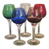 Verres à pied couleurs