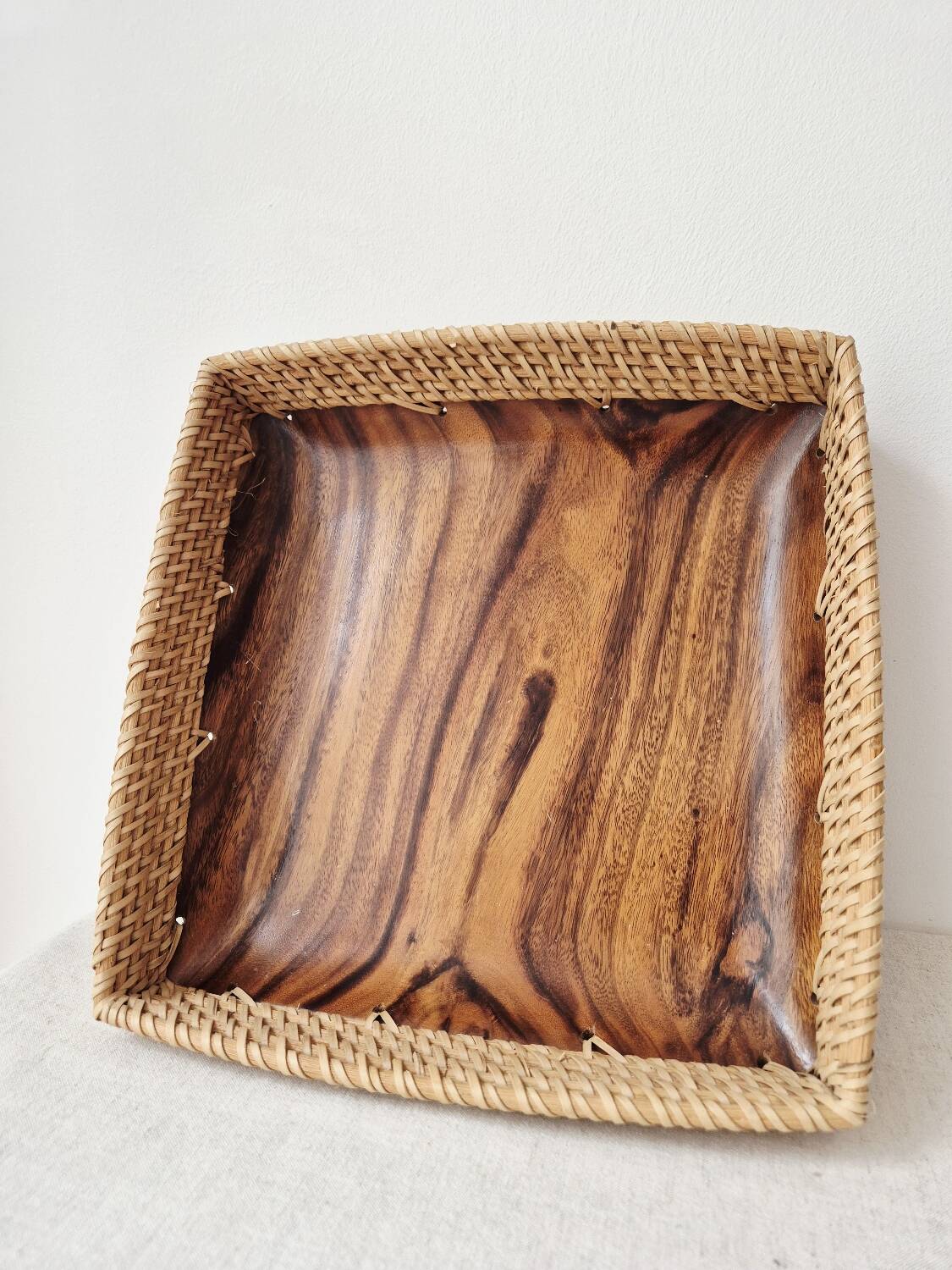 80s wooden and rattan tray - Vintage