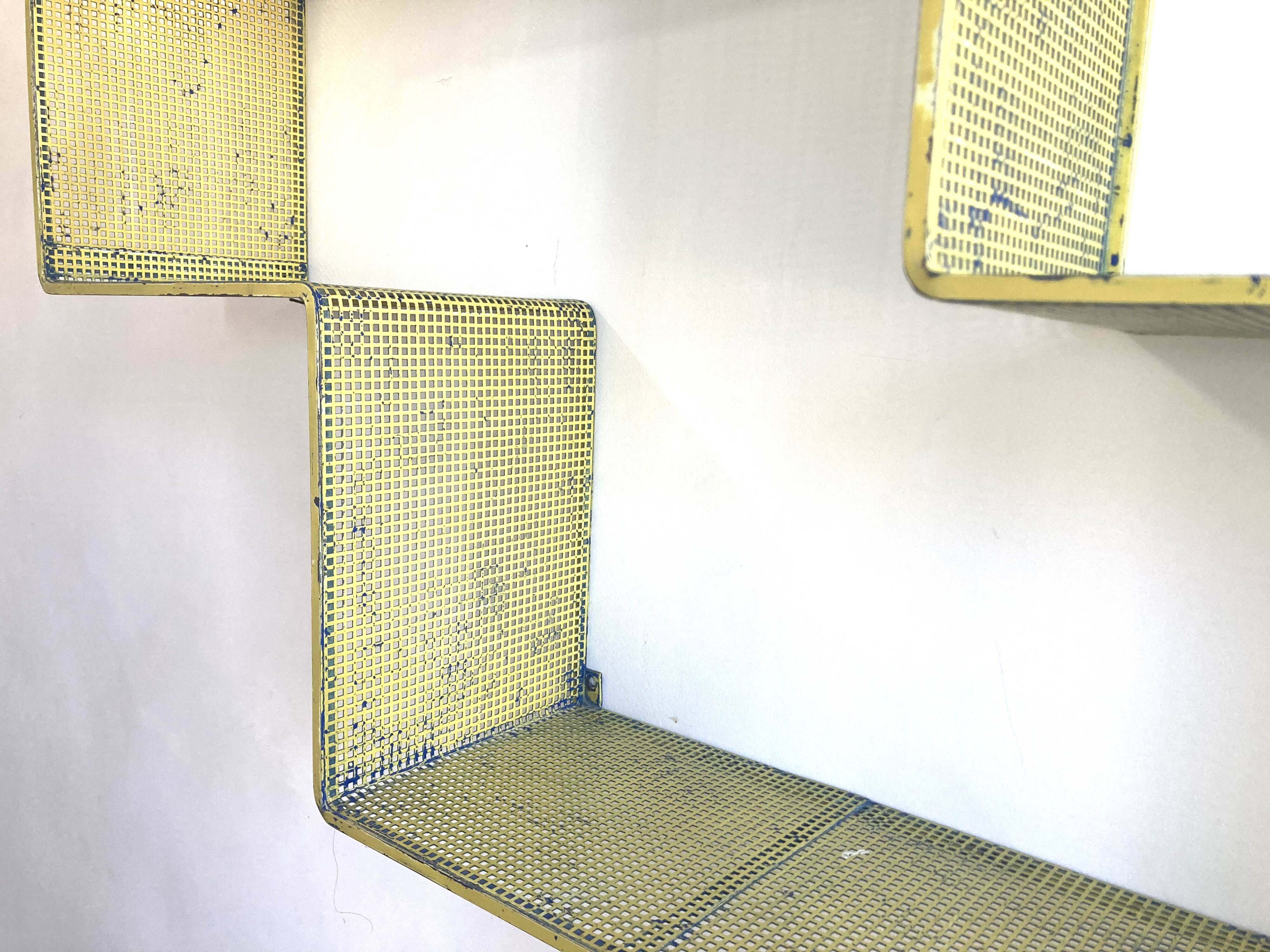 Etagère « Dedal » Mathieu Matégot / vintage 1950 / Jaune