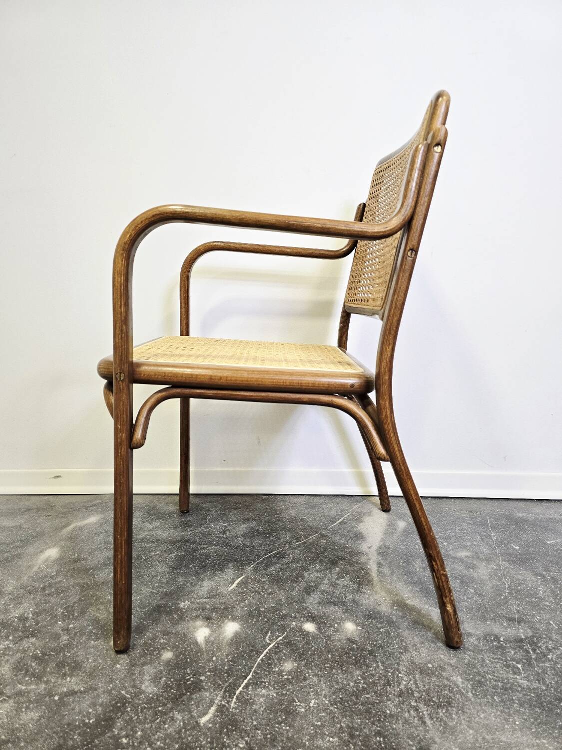 Fauteuil en bois cintré des années 60
