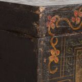 Antique painted wooden chest – Polychrome Chinese dowry chest – circa 1880–1920