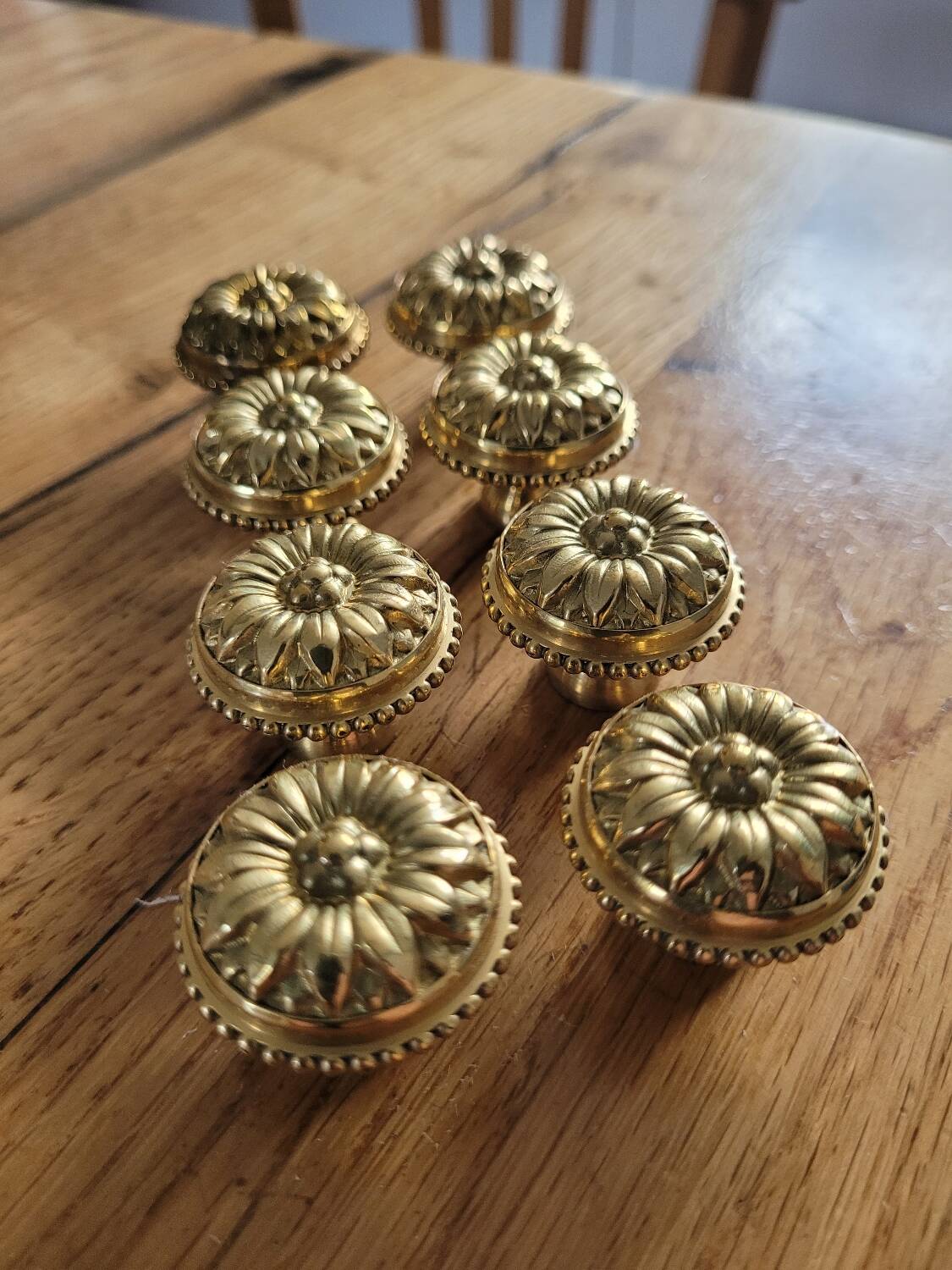 8 Louis XVI furniture knobs