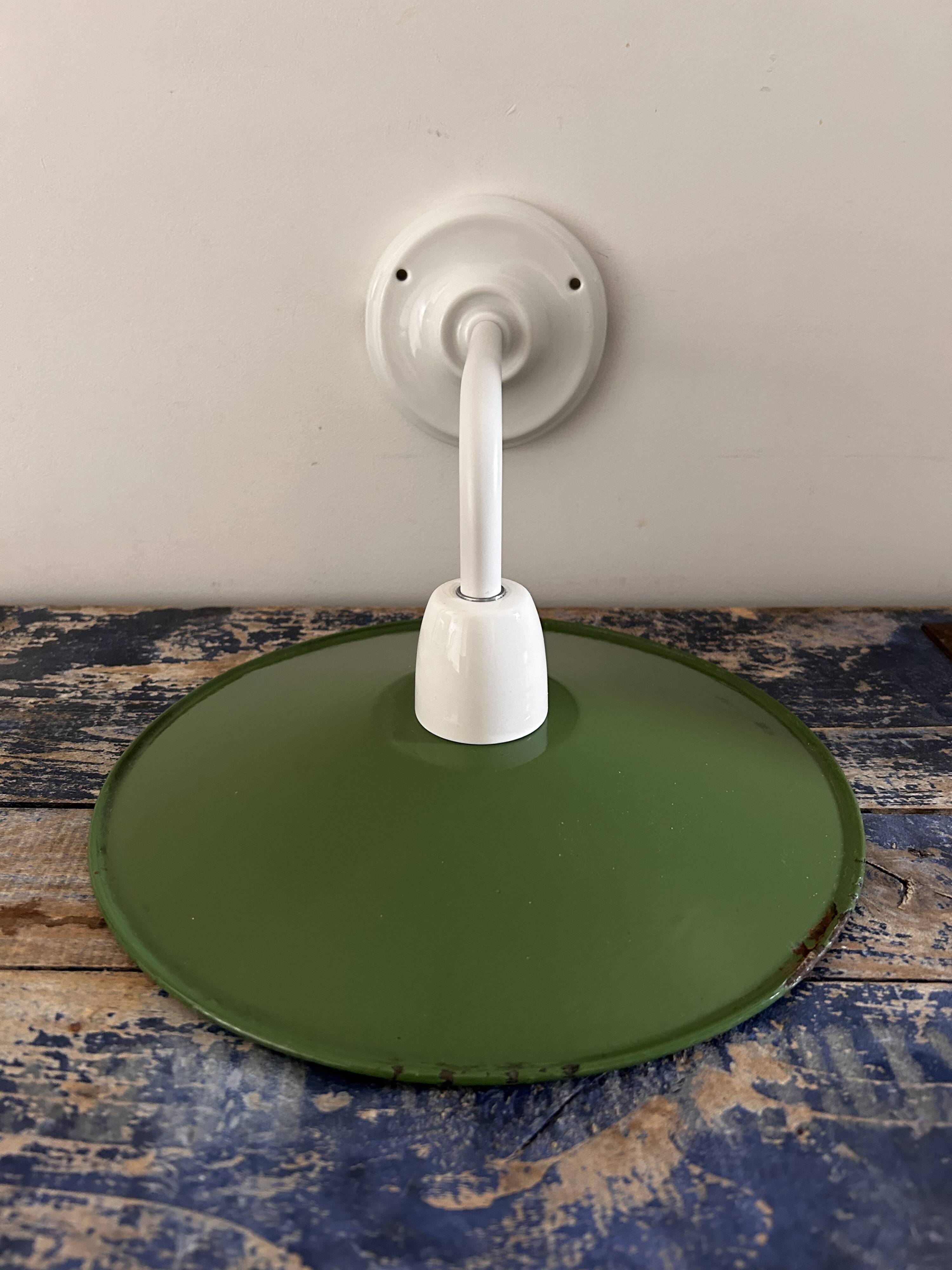 Enameled sheet metal wall light