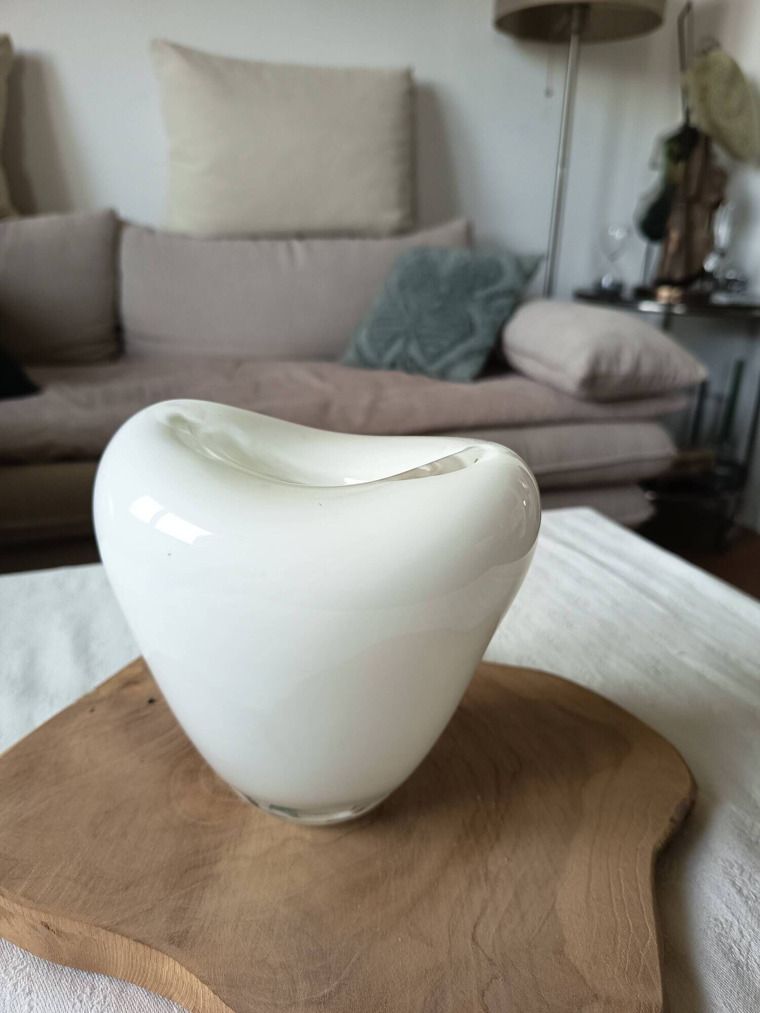 White and transparent heart-shaped Murano vase, Maria Christina Hamel.