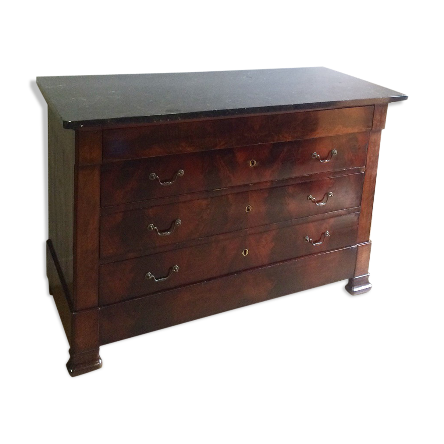 Commode Louis Philippe bois et marbre noir, 4 tiroirs