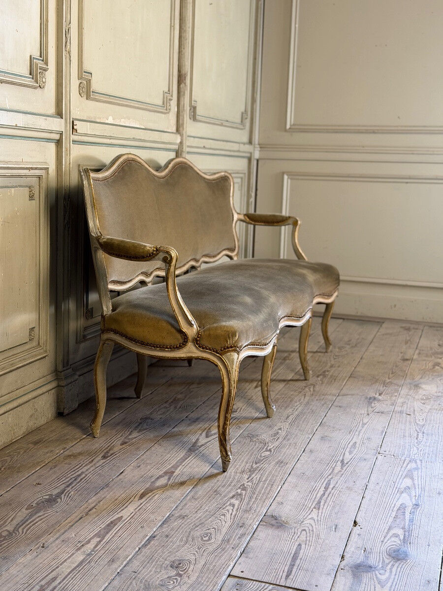 Louis XV bench in carved and painted wood, 18th century